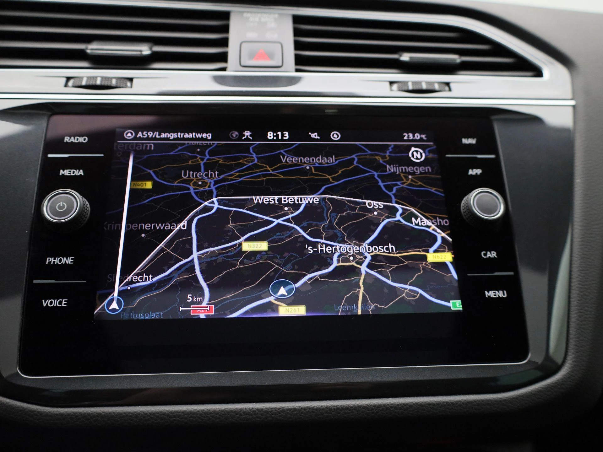 Volkswagen-Tiguan-image-19