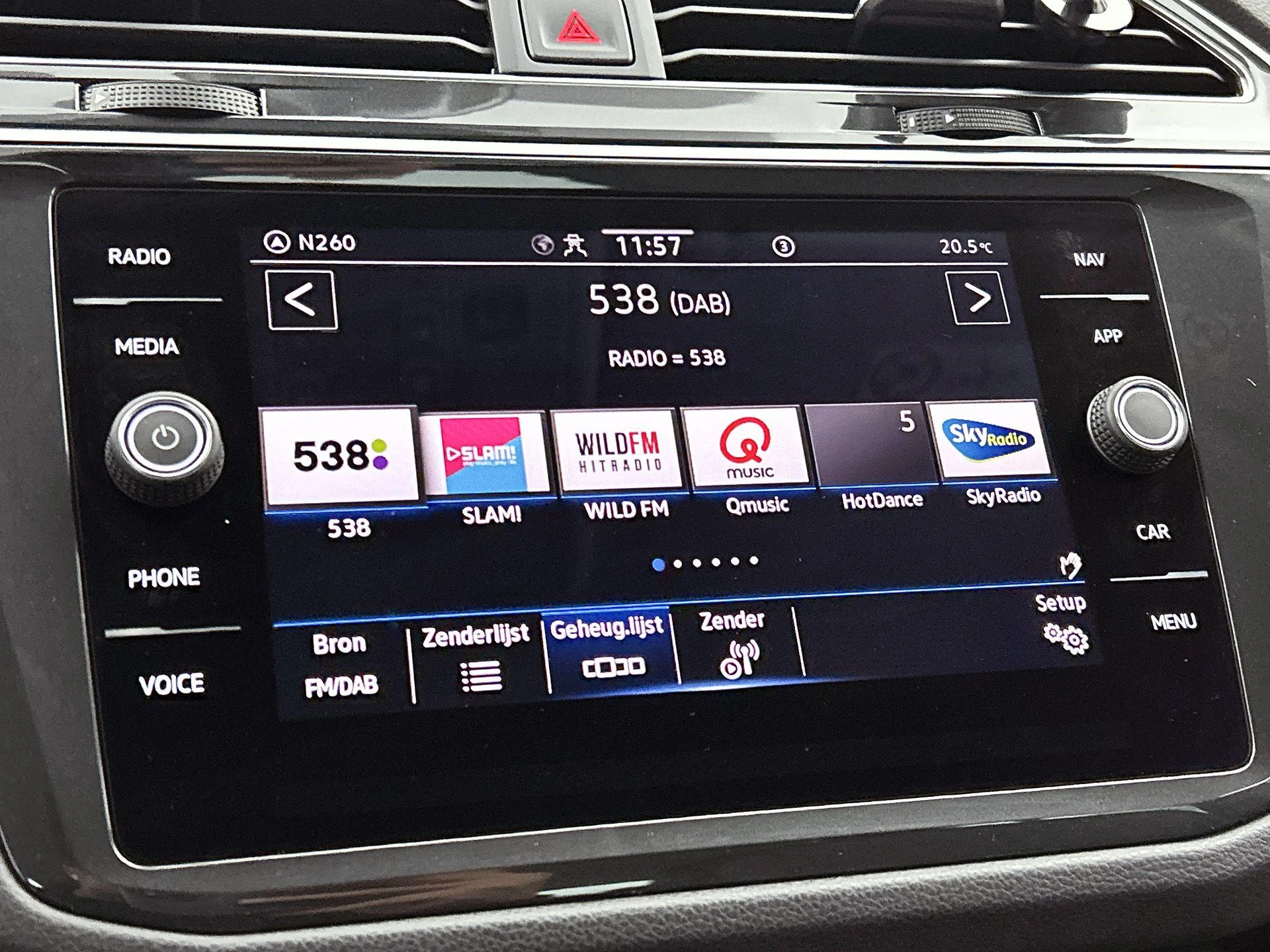 Volkswagen-Tiguan-image-9