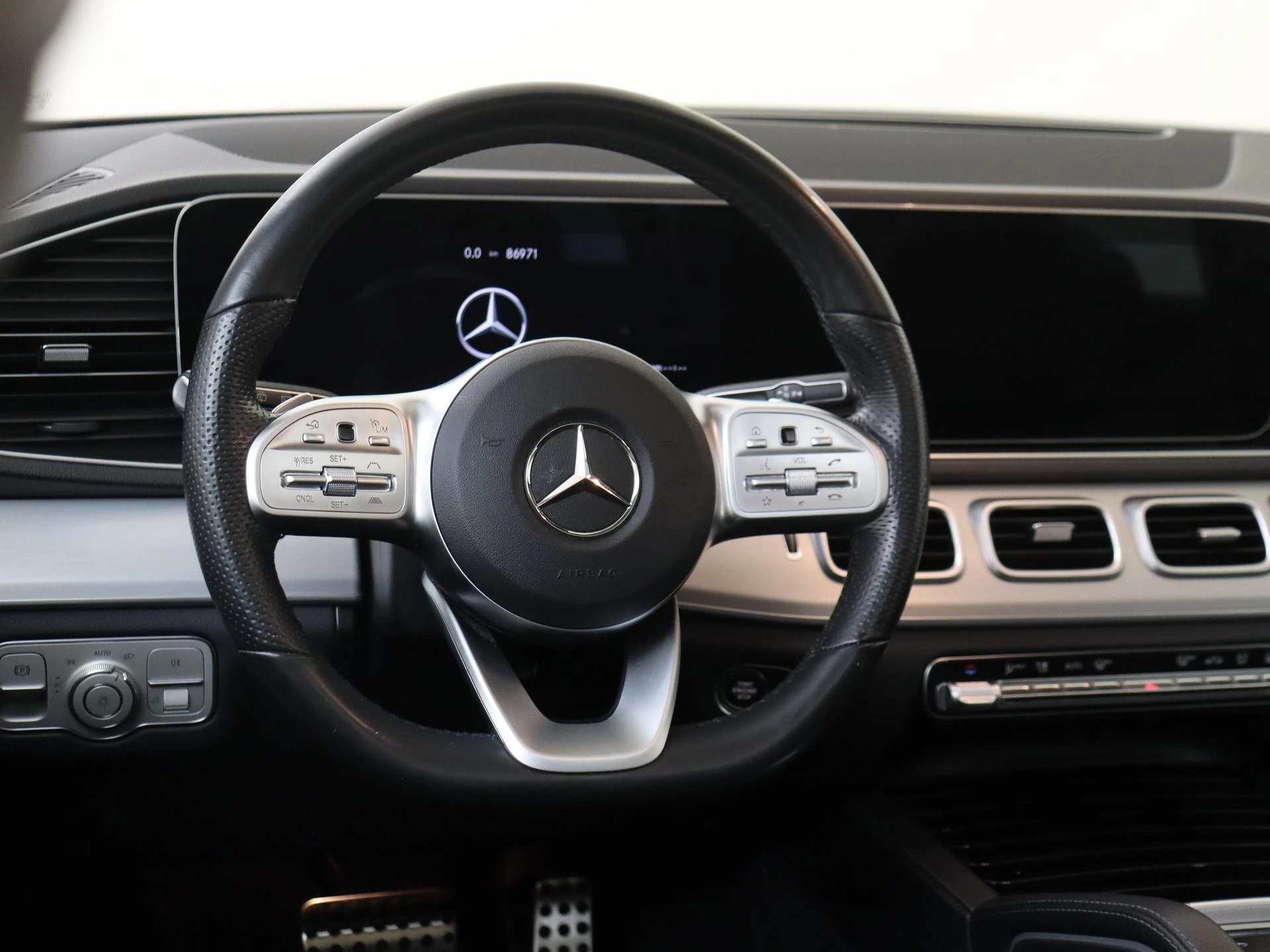 Mercedes-Benz-GLE-image-9