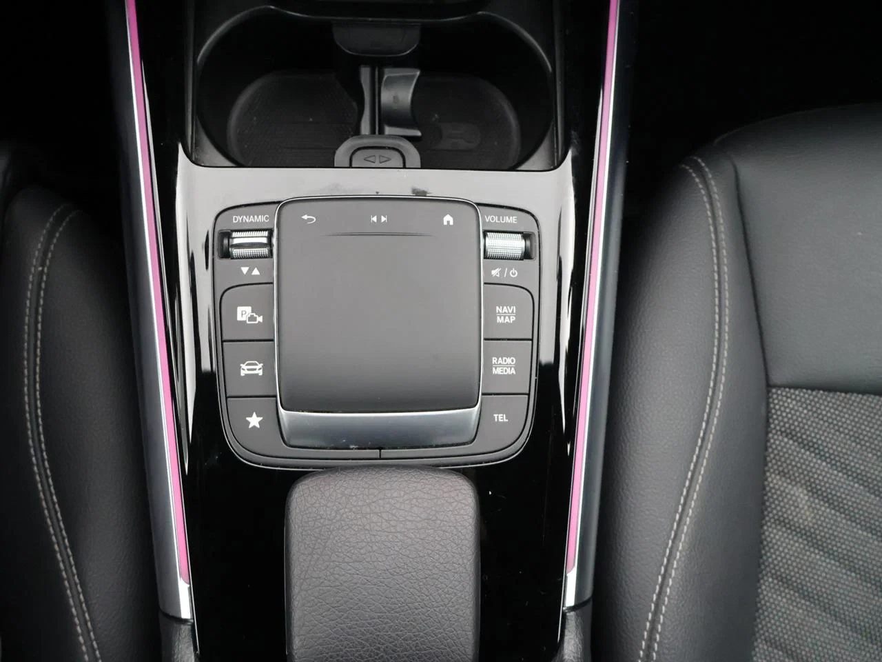 Mercedes-Benz-EQA-image-30