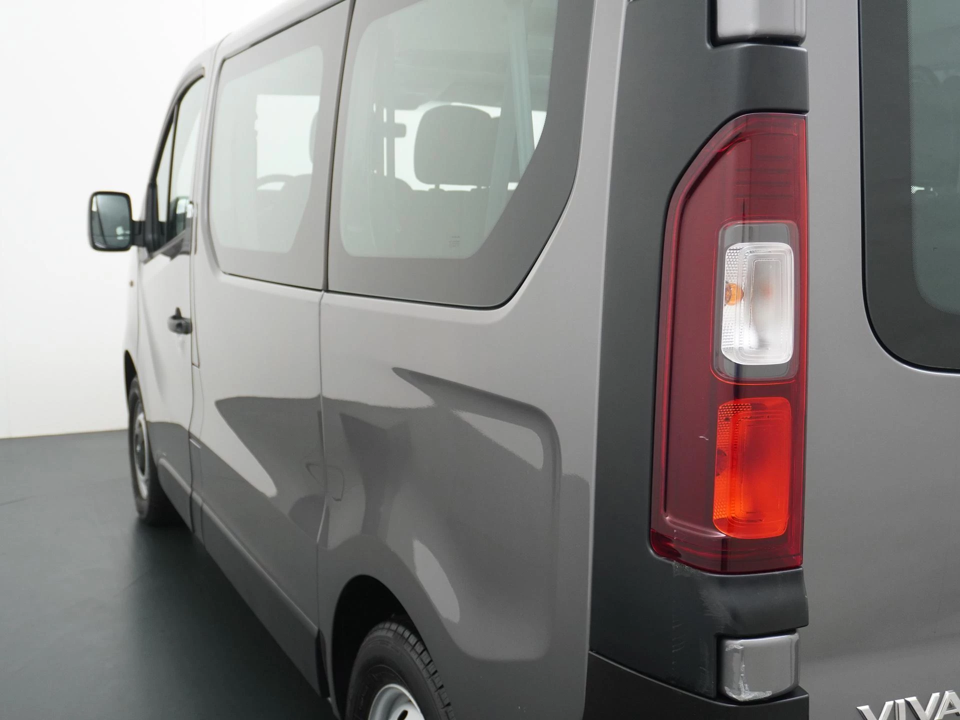 Opel-Vivaro-image-5