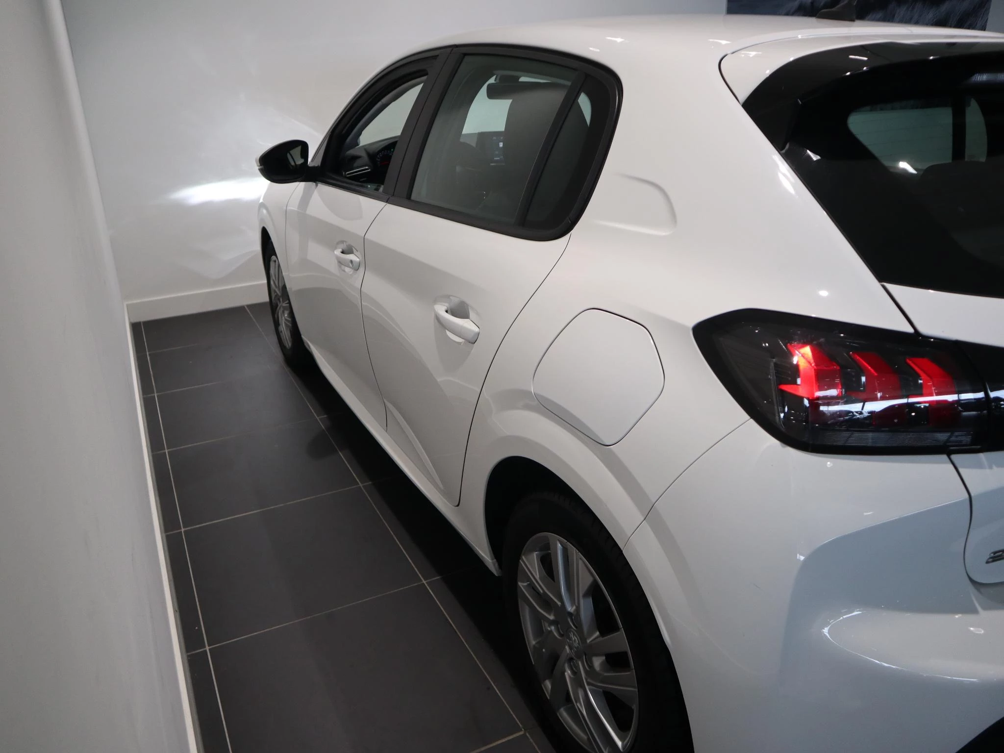 Peugeot-208-image-19