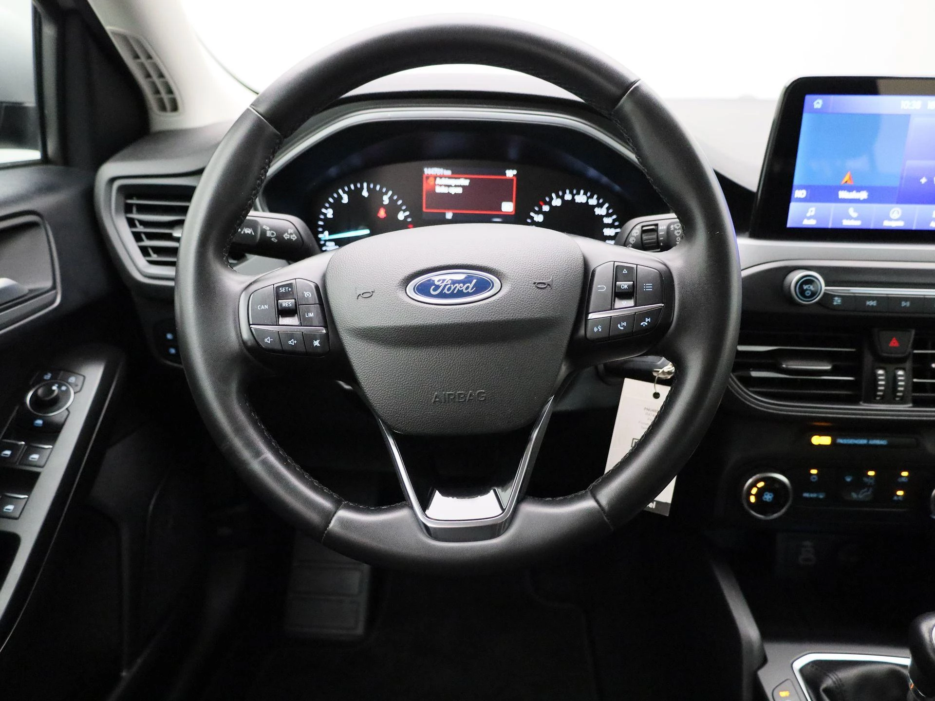 Ford Focus Wagon 1.0 EcoBoost Hybrid Connected