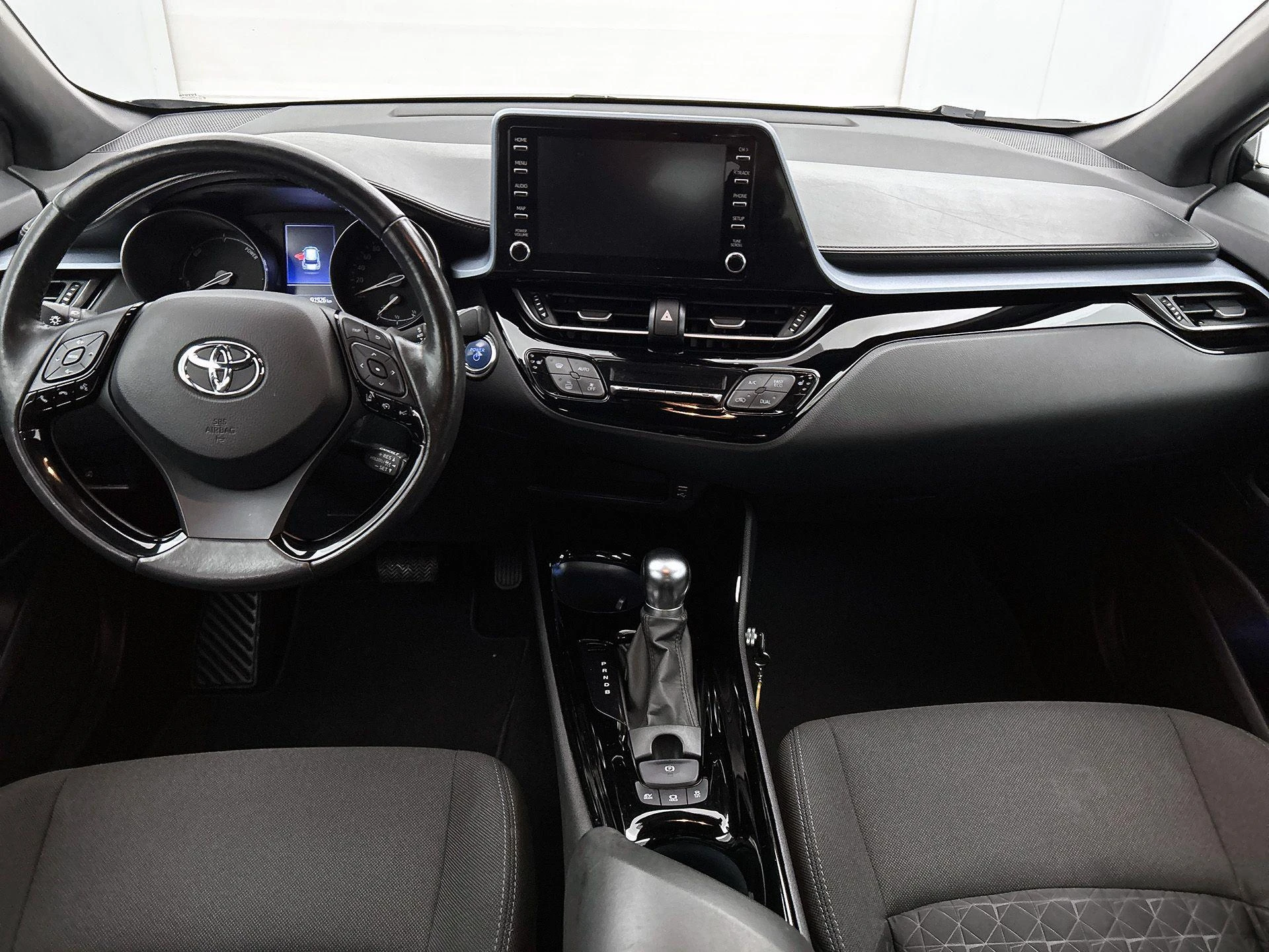 Toyota-C-HR-image-18