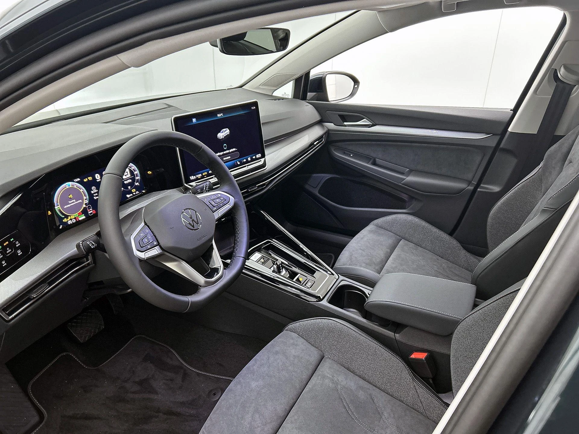 Volkswagen-Golf-image-21