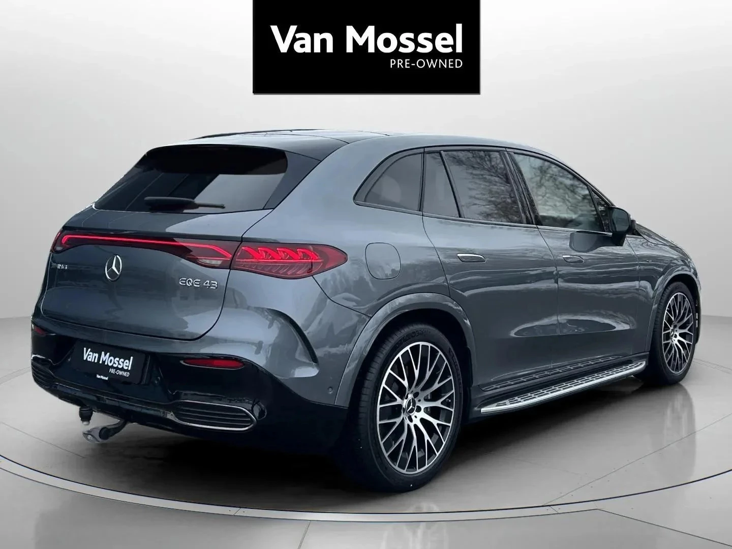 Mercedes-Benz-EQE-image-4