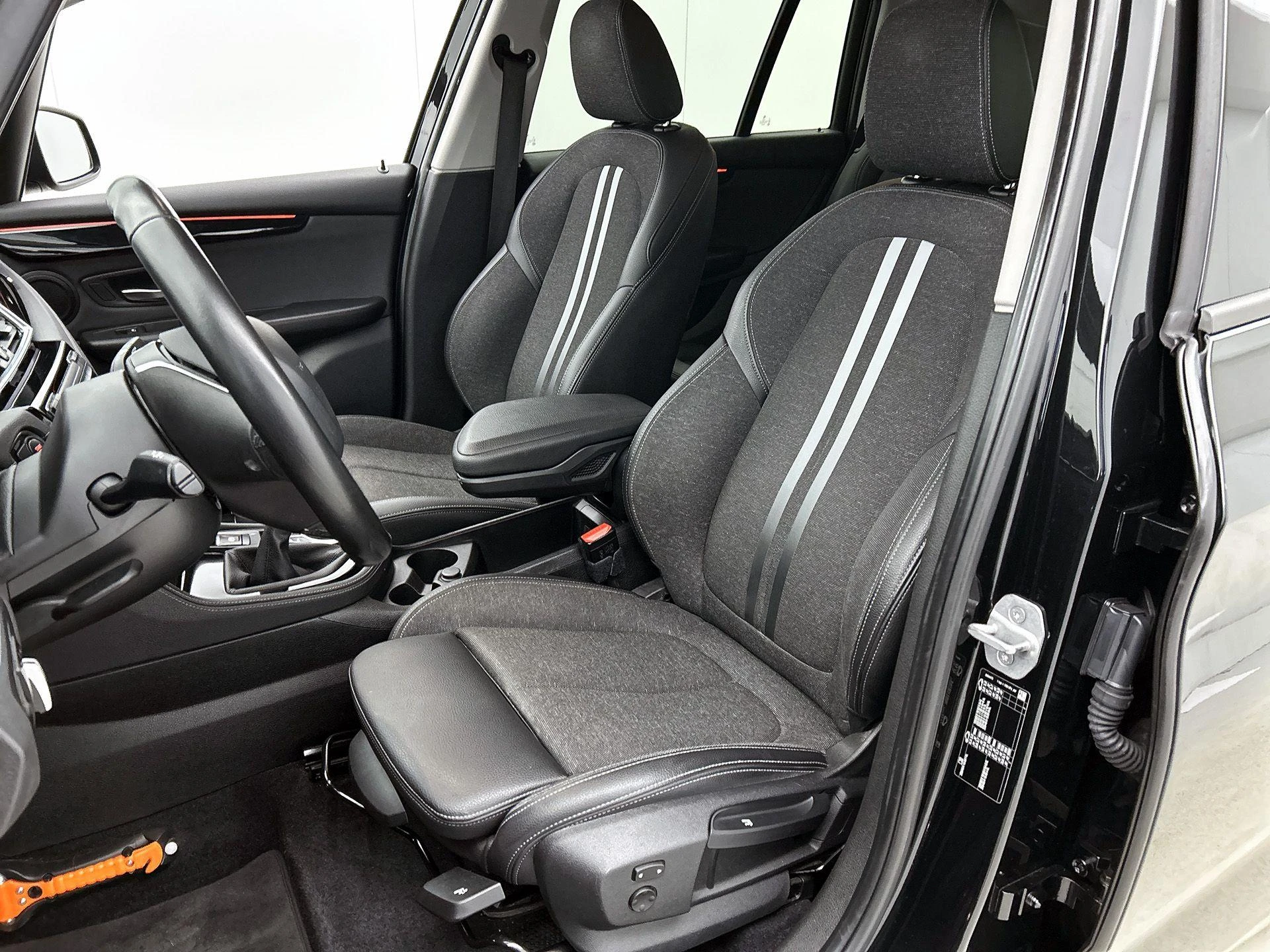 BMW-2 Serie-image-35