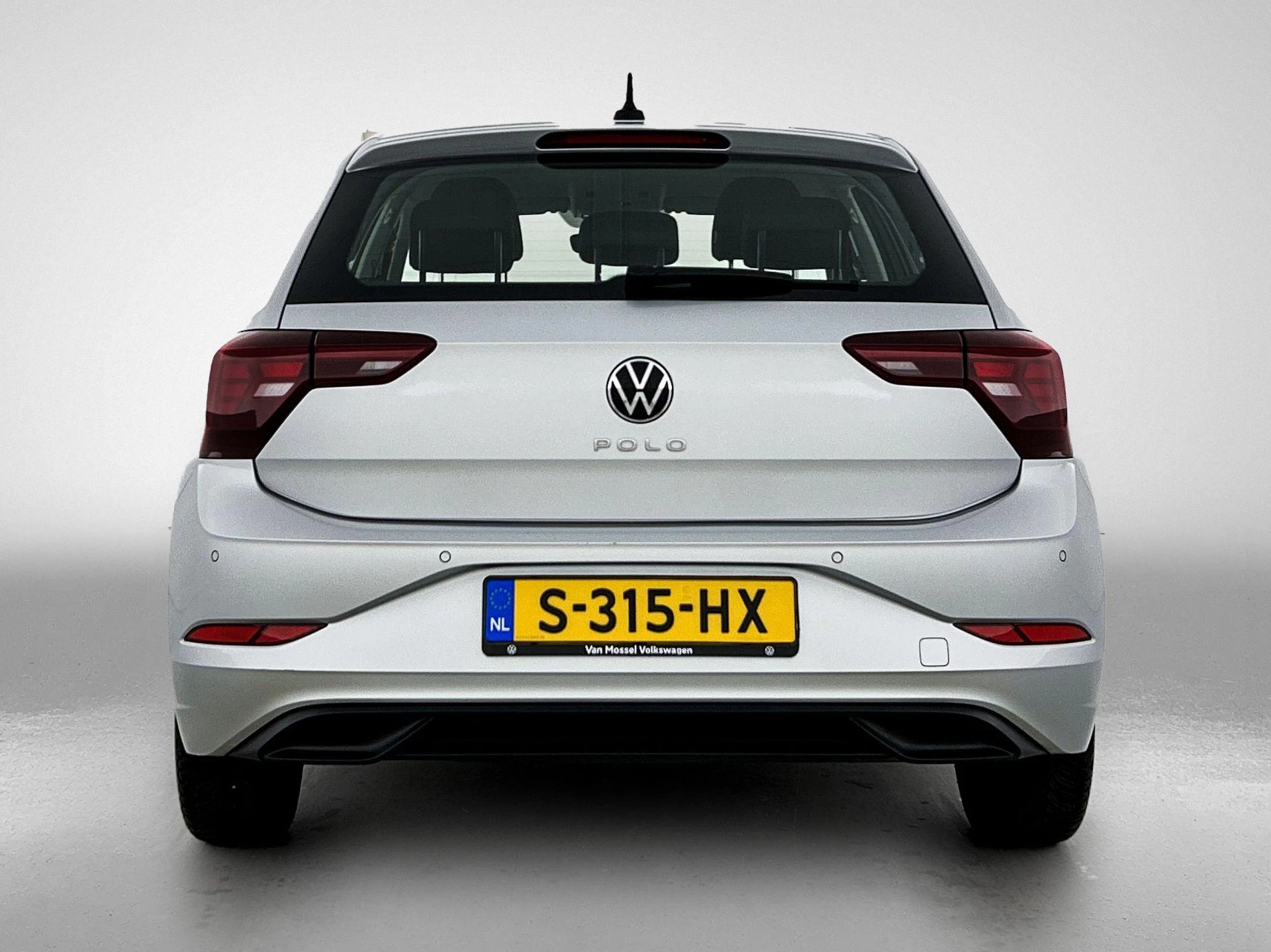 Volkswagen-Polo-image-2
