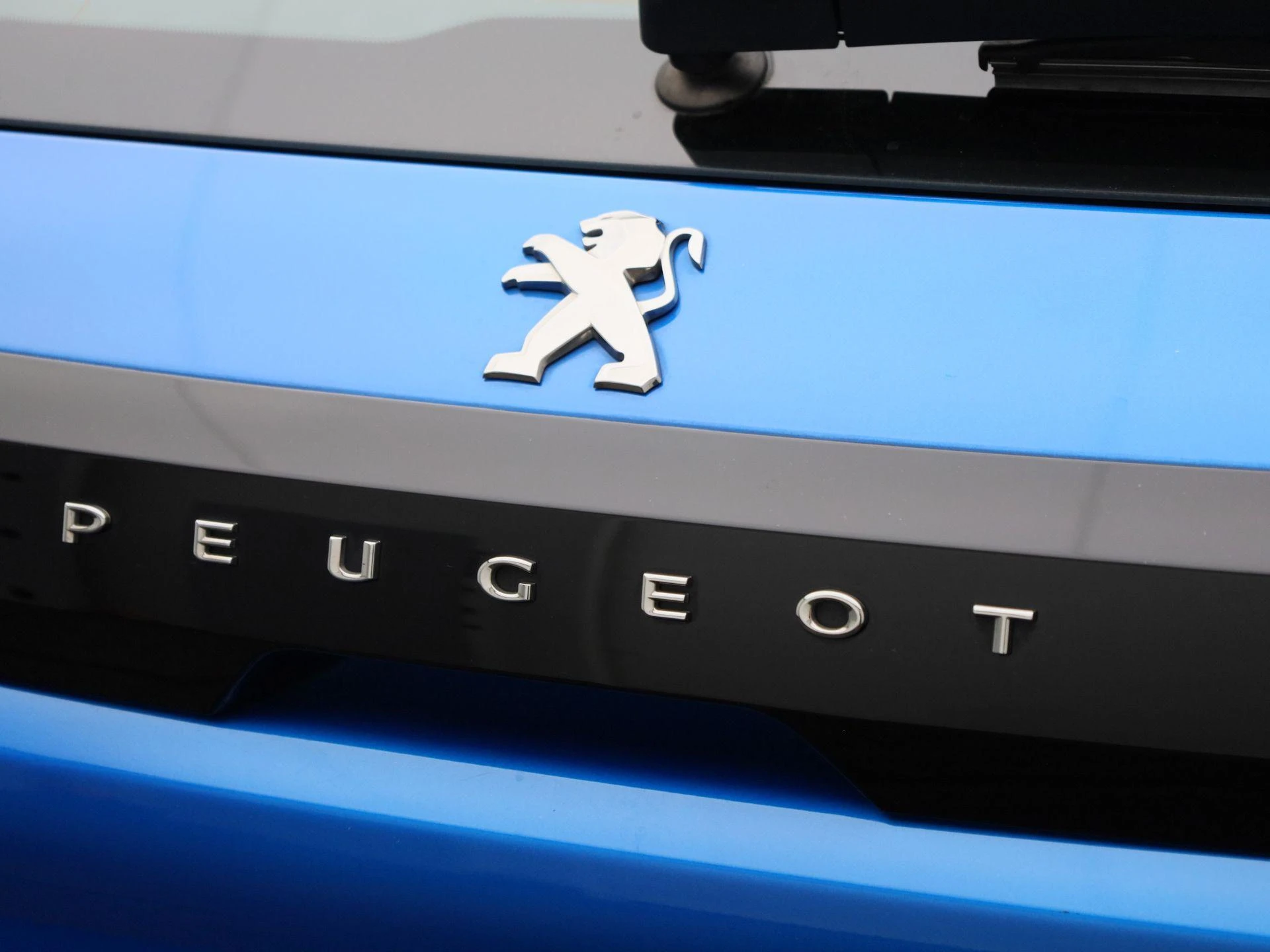 Peugeot-e-208-image-37