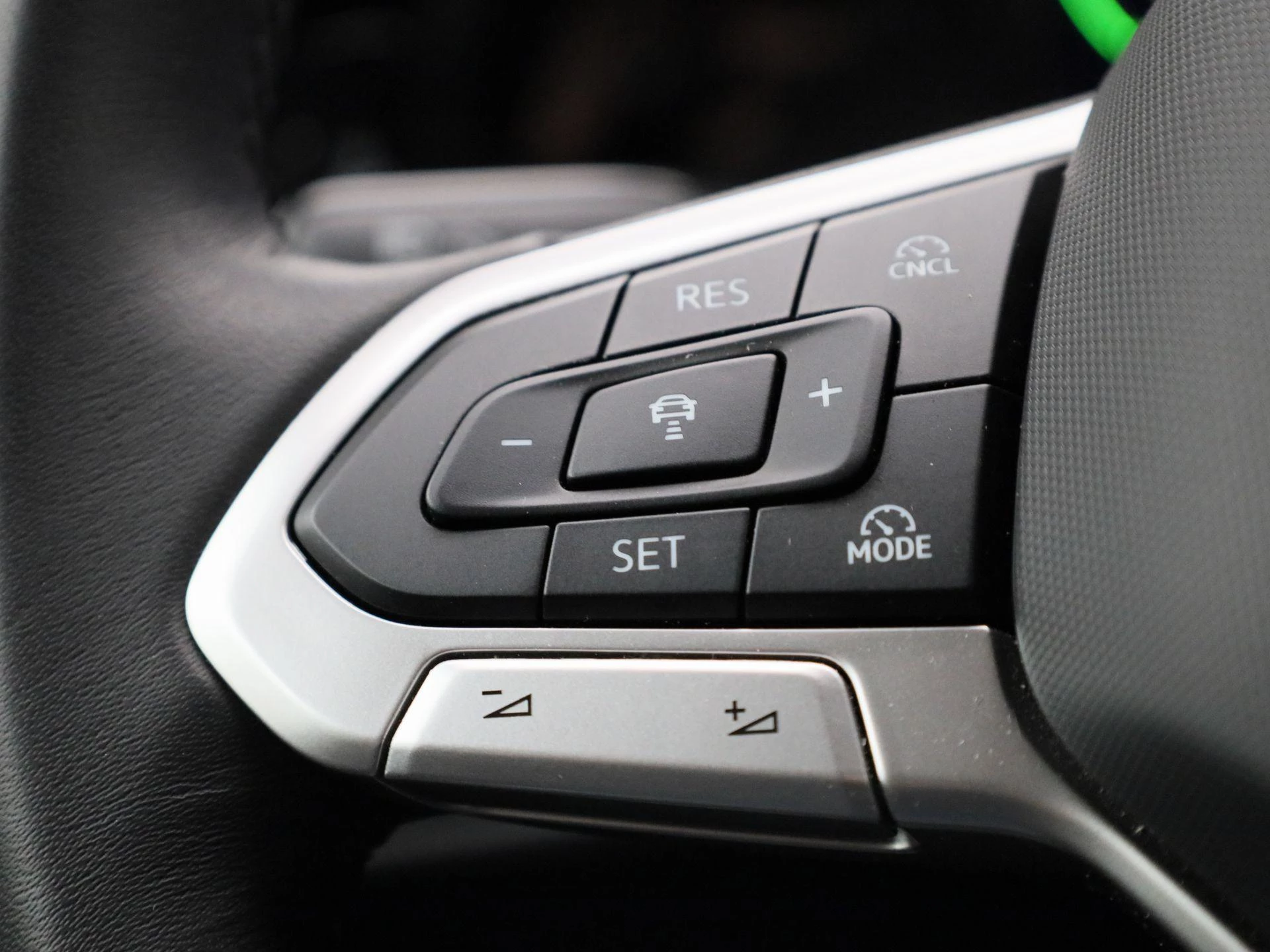 Volkswagen-Golf-image-17