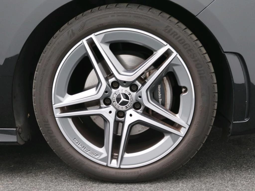 Mercedes-Benz B-Klasse 180 AMG Line + PANORAMISCH DAK + MULTIBEAM LED +