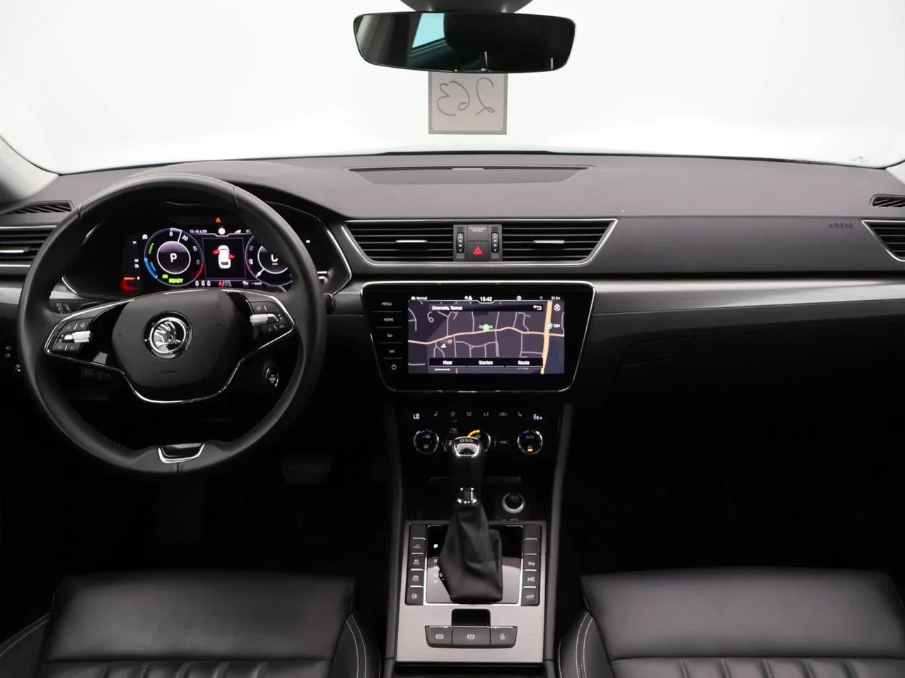 Škoda Superb Combi PHEV Superb Style *1.4TSI*AUTOMAAT*PLUG-IN*NAVI*TREKHAAK*ZETELVERWARMING V+A* ...