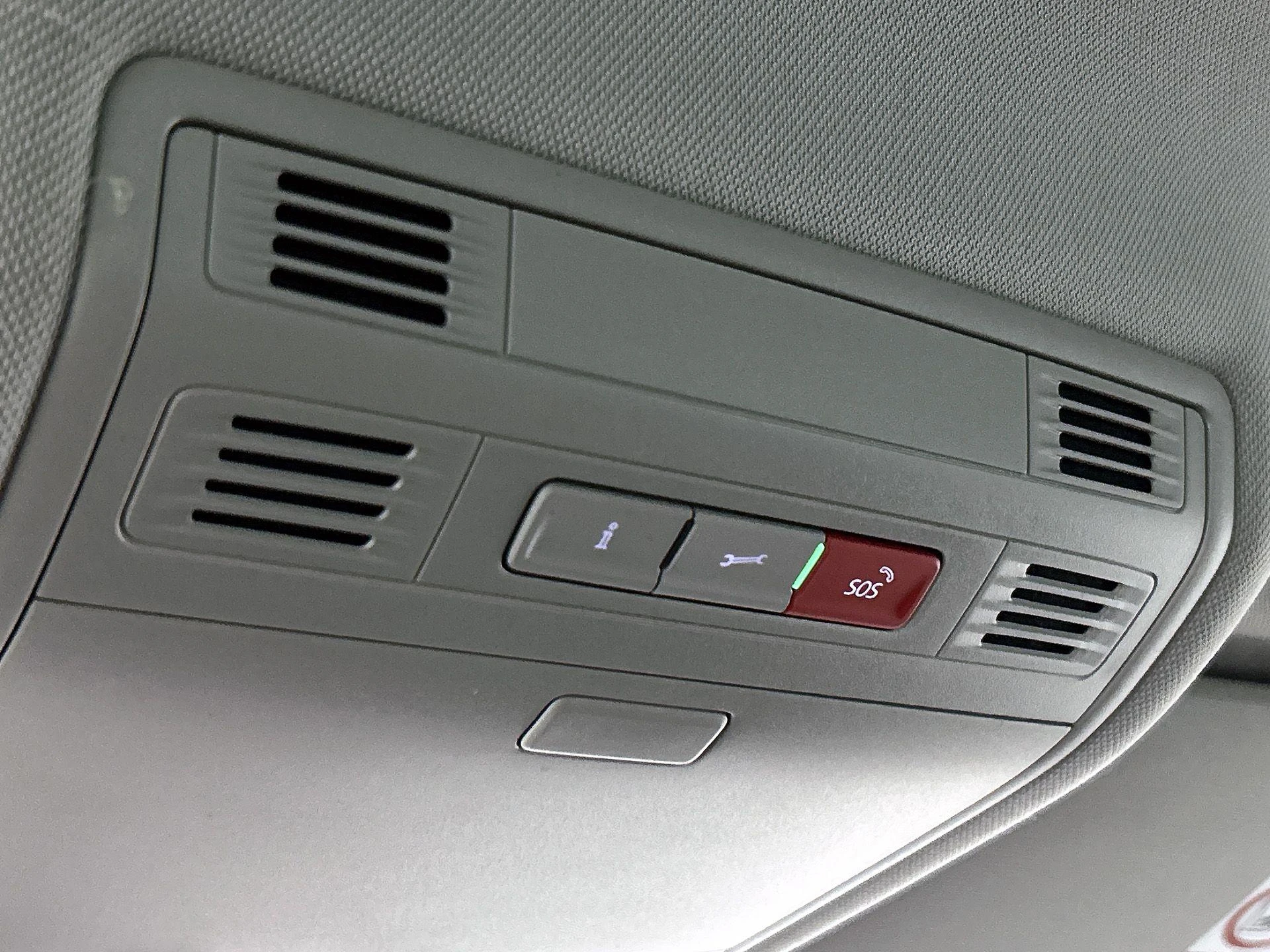 Volkswagen-Tiguan-image-11
