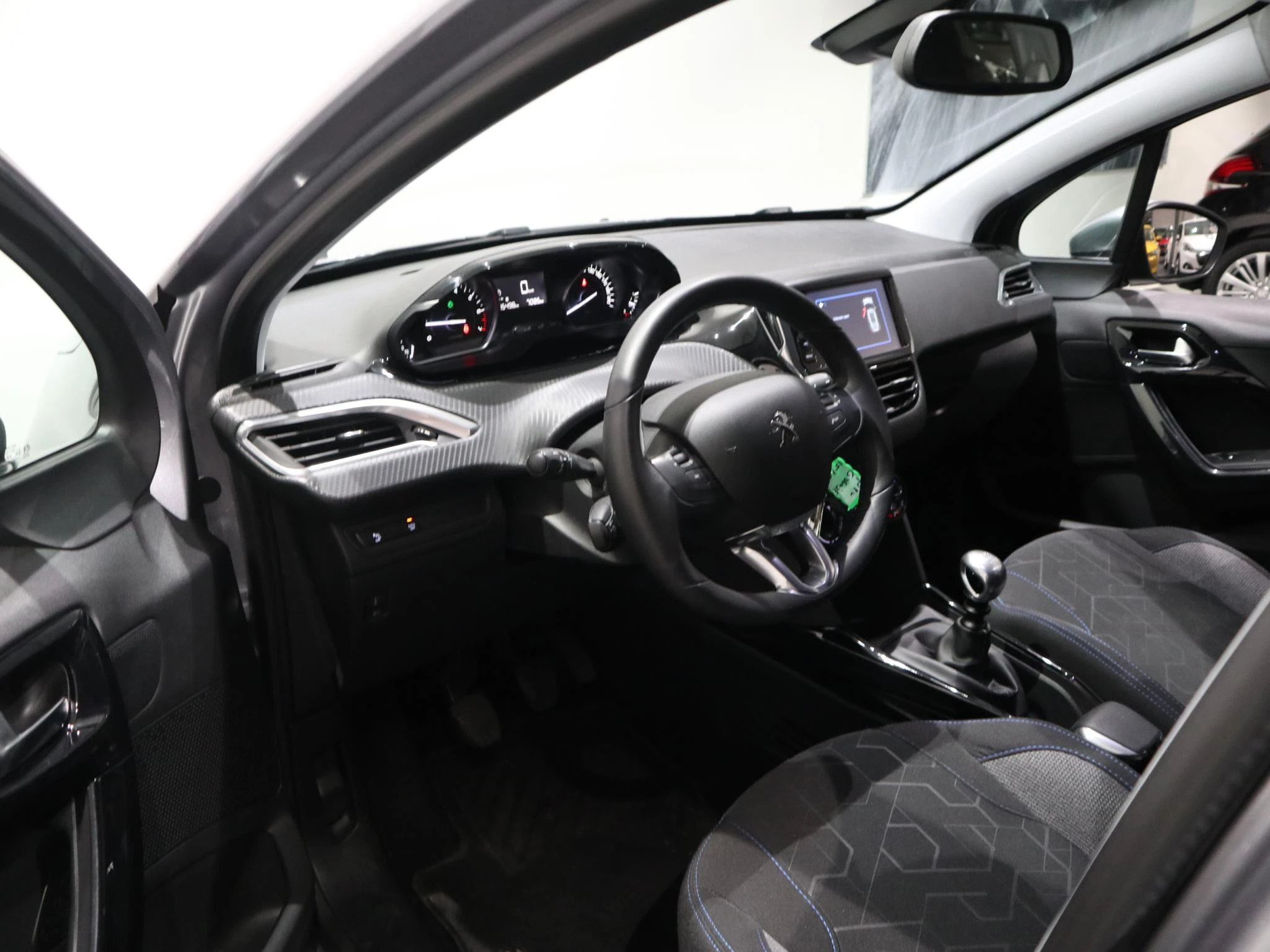 Peugeot-2008-image-6