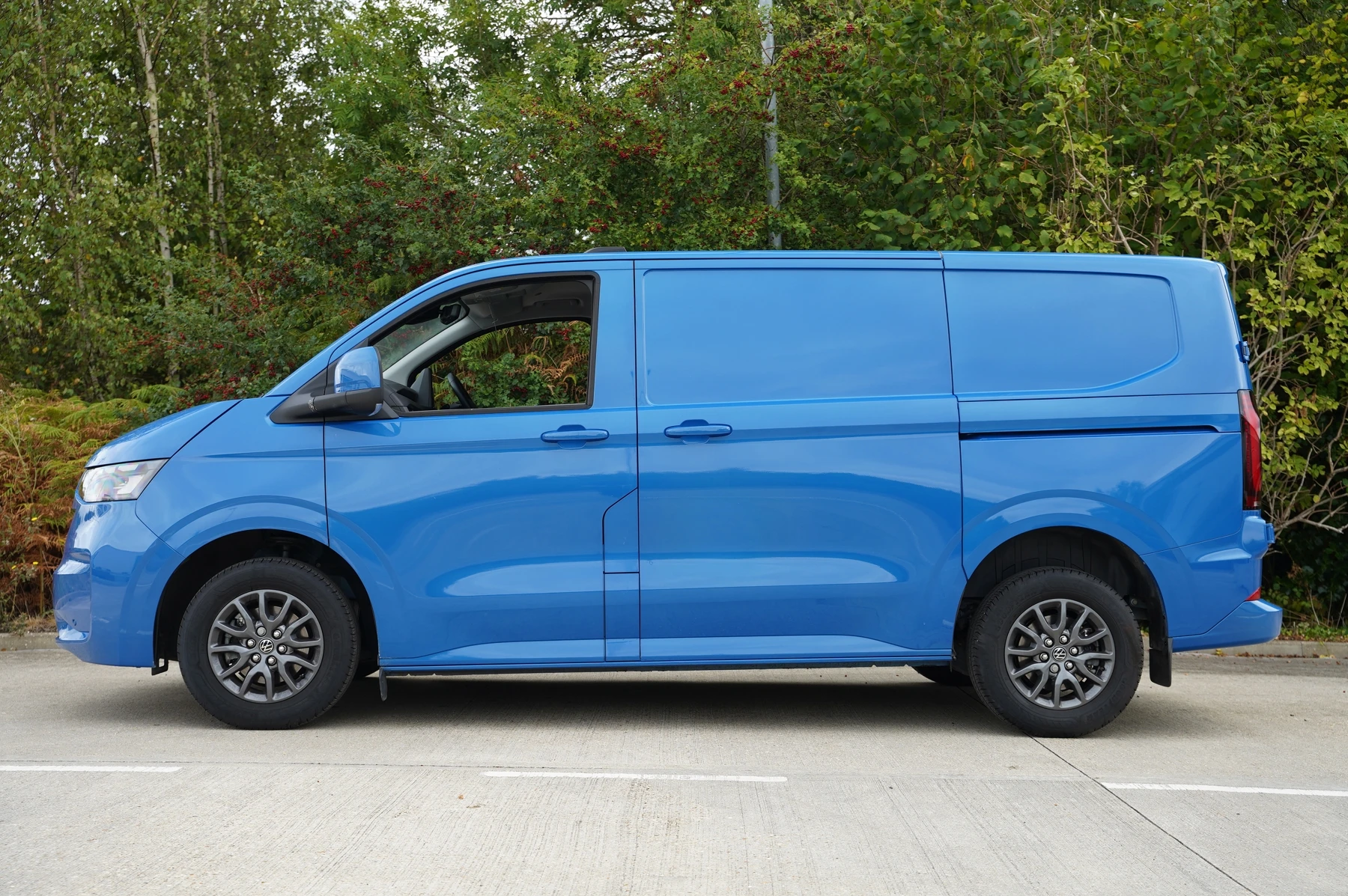 Volkswagen-Transporter-image-14