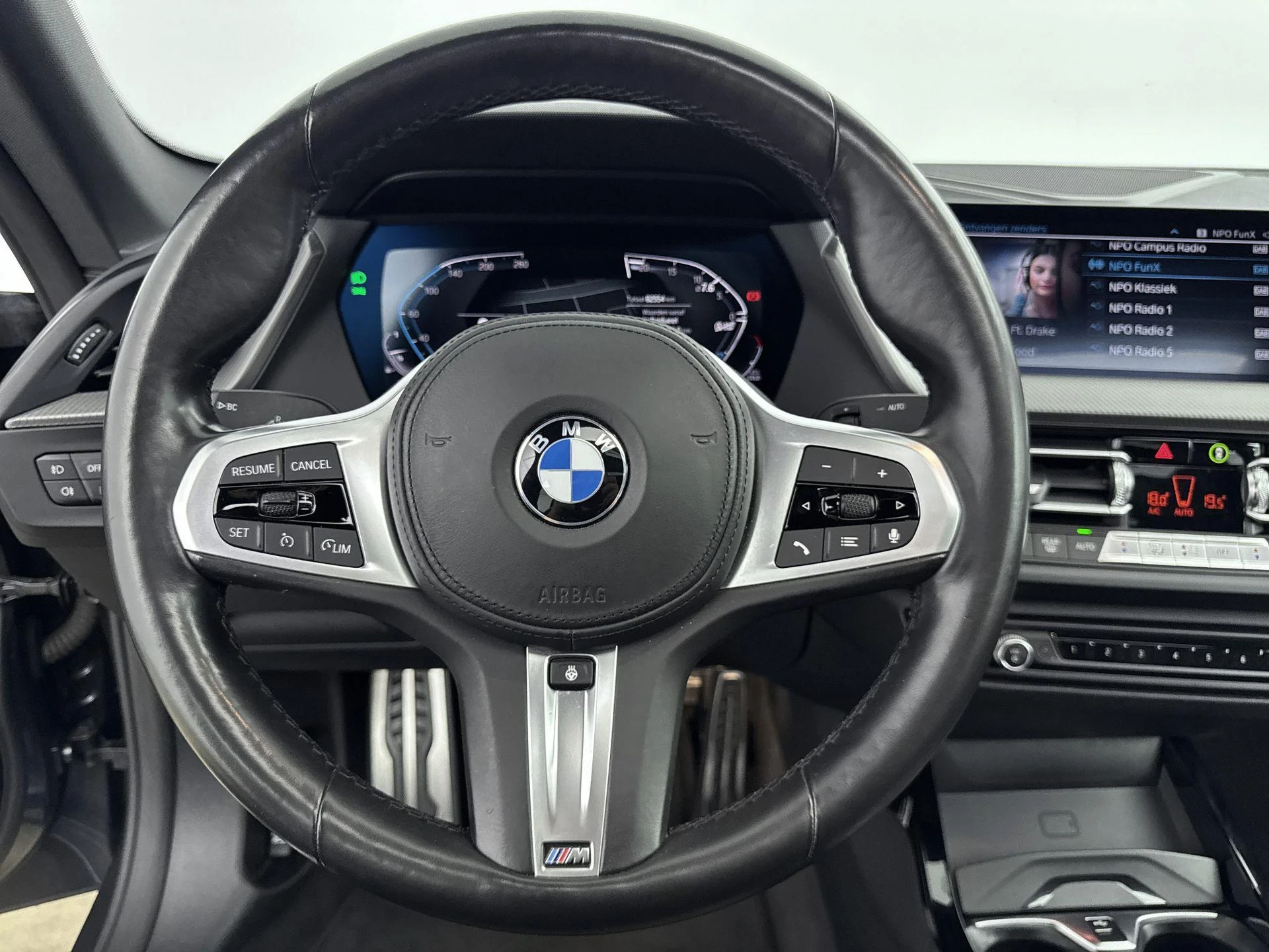 BMW-2 Serie-image-24
