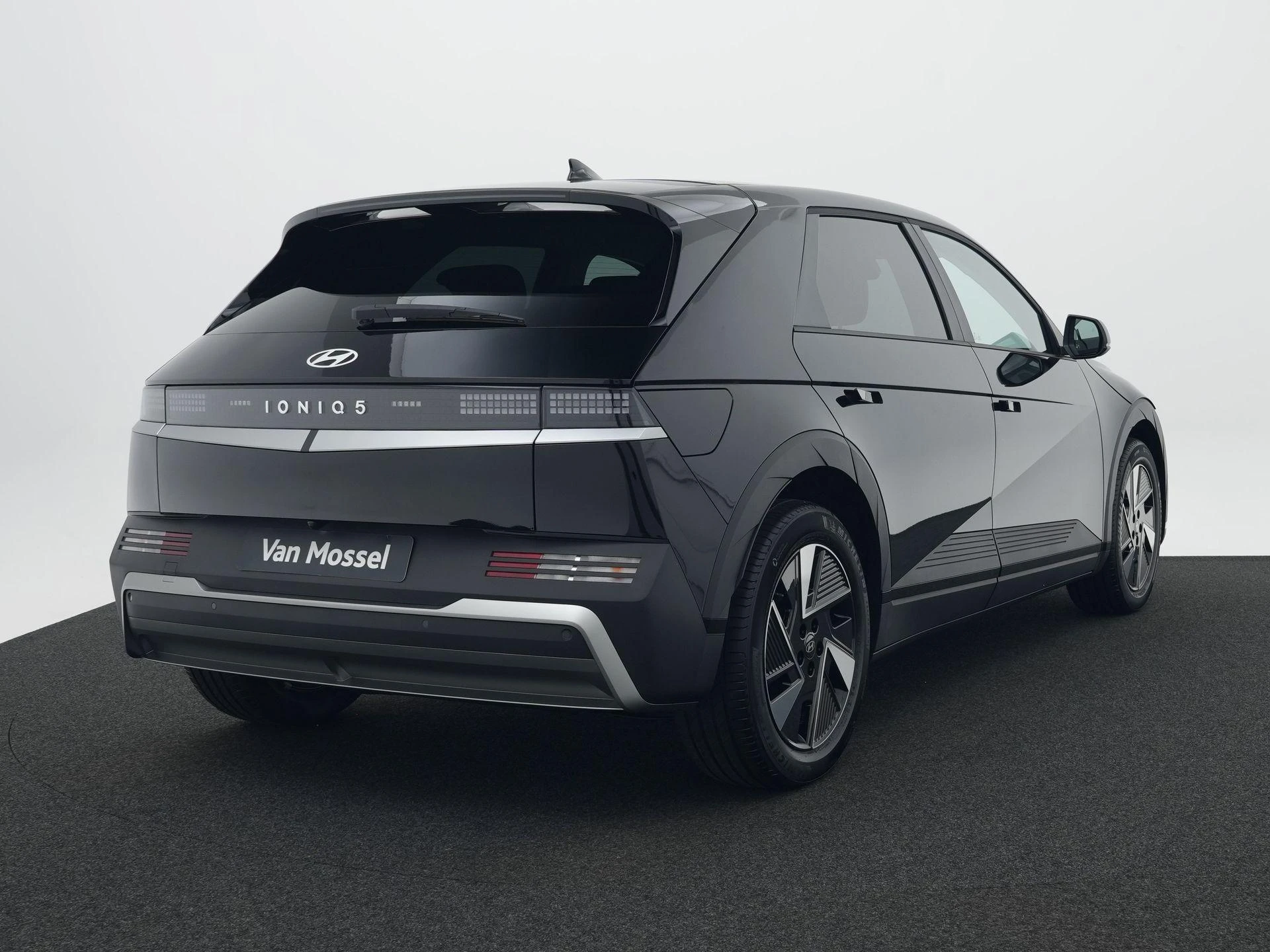 Hyundai-IONIQ 5-image-12