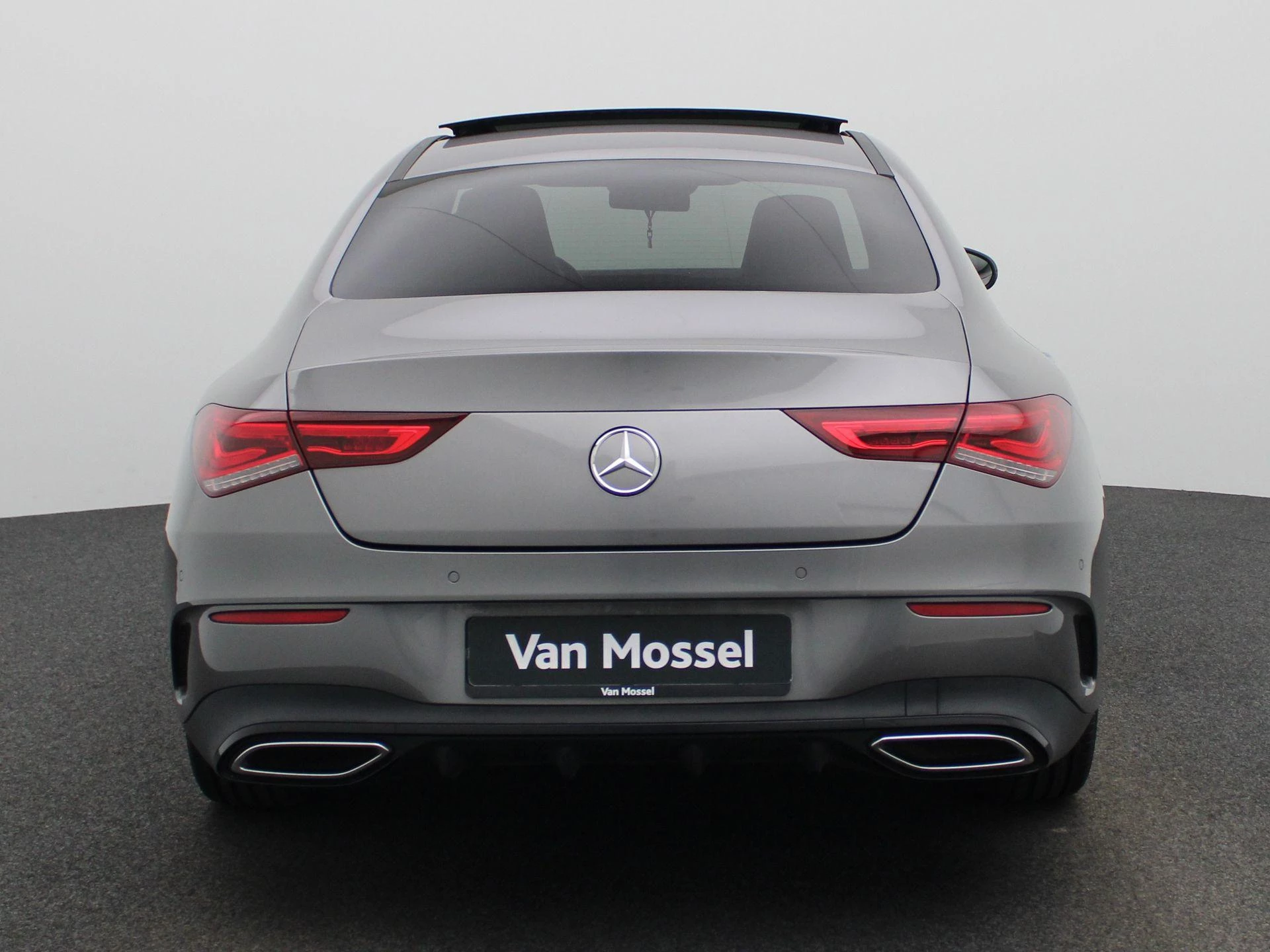 Mercedes-Benz-CLA-image-4