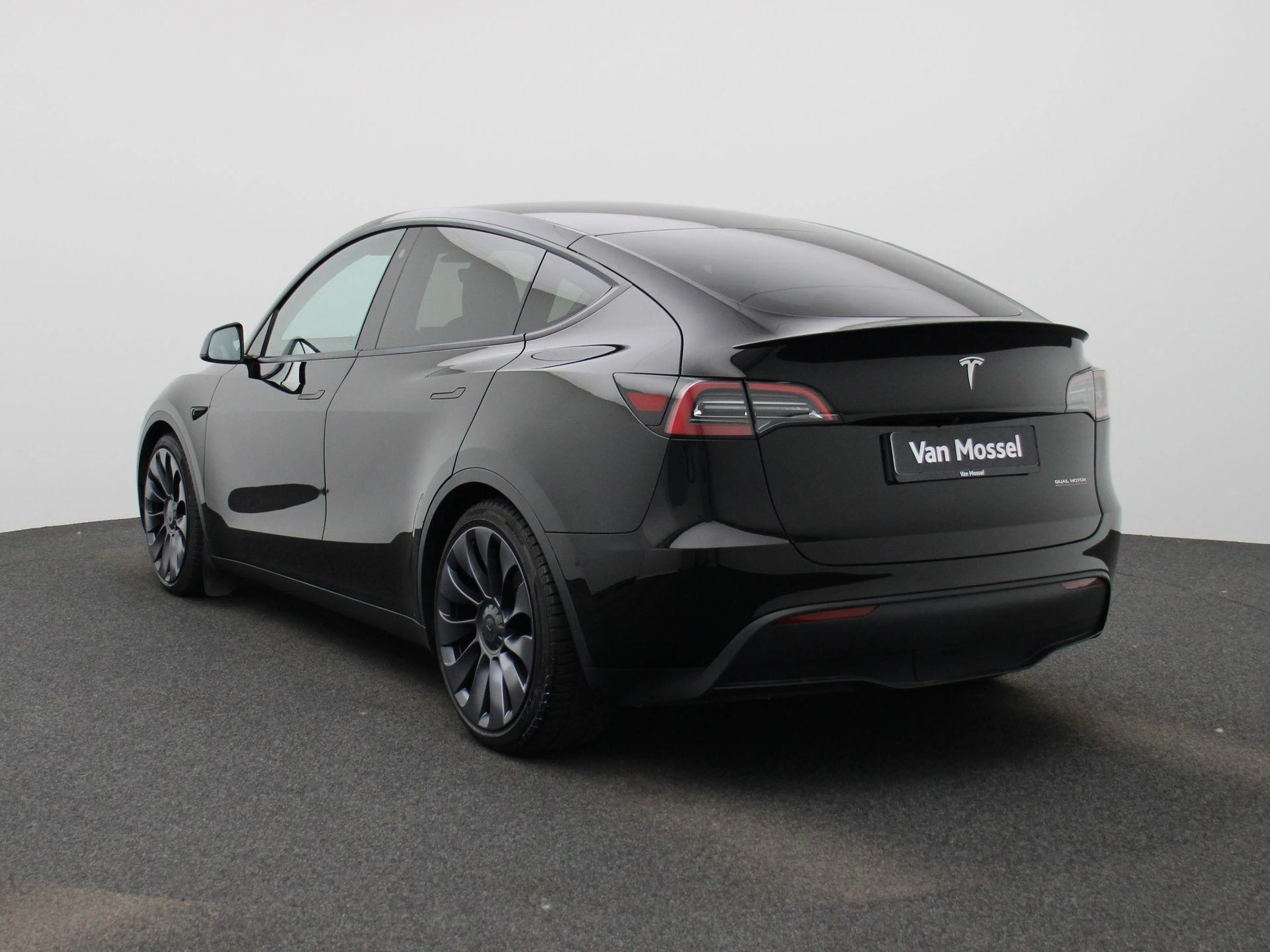 Tesla-Model Y-image-1