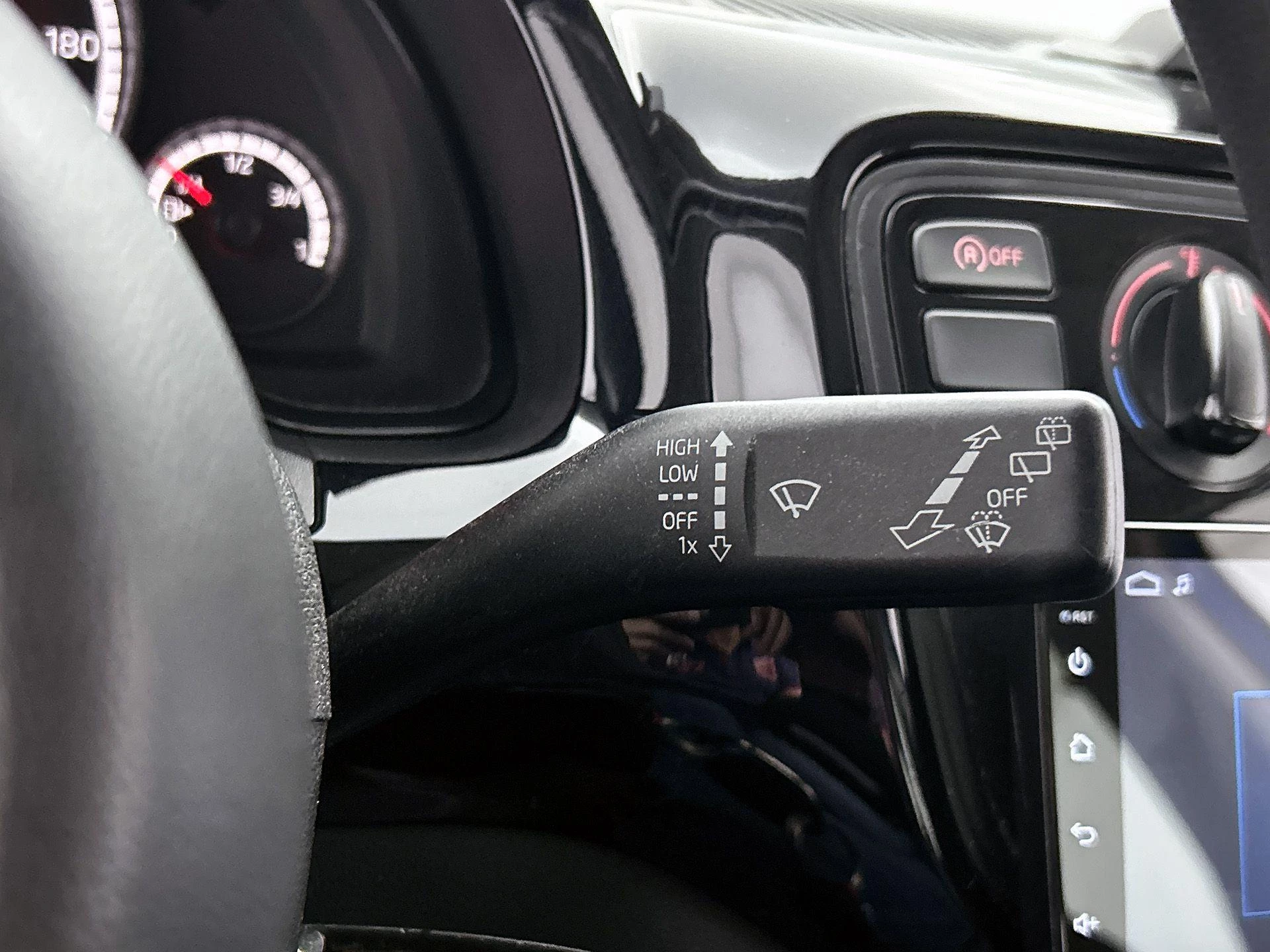 Volkswagen-up!-image-7