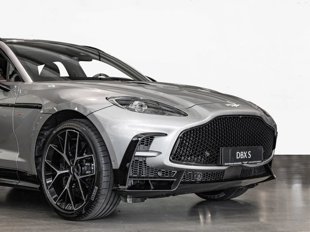Aston Martin-DBX-image-18