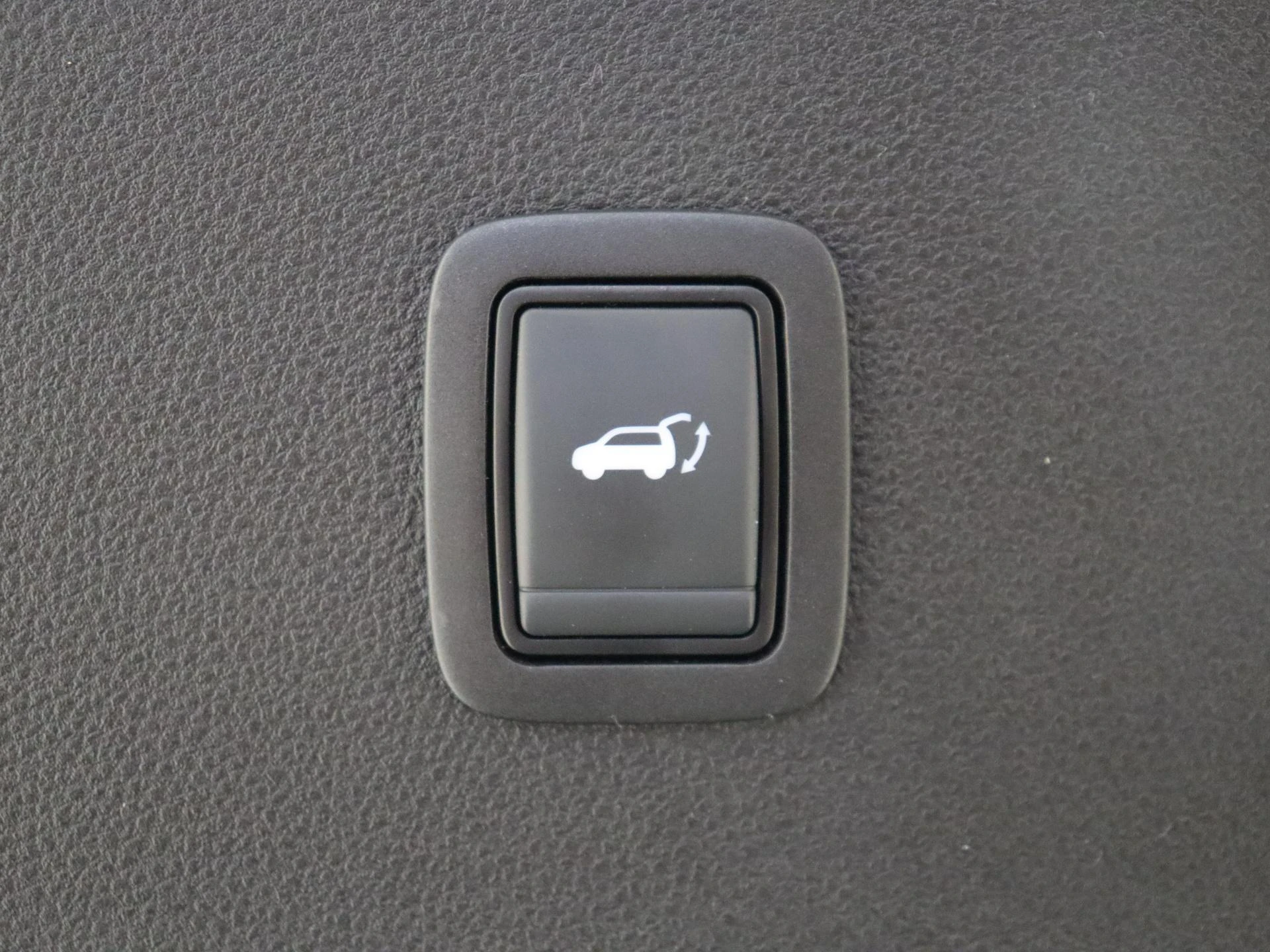 Renault-4-image-5