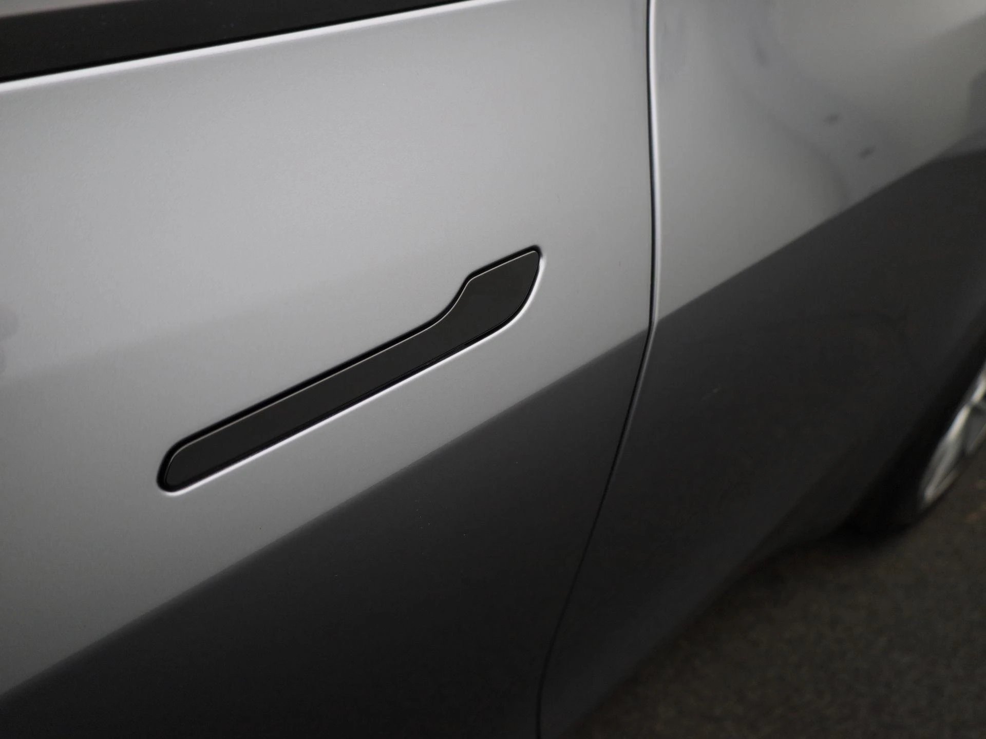 Tesla-Model Y-image-16