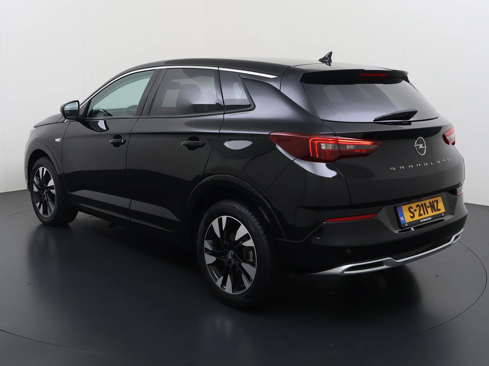 Opel-Grandland-image-1