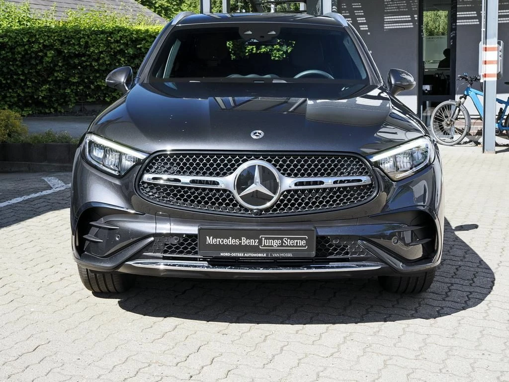 Mercedes-Benz-GLC 300 d-image-3