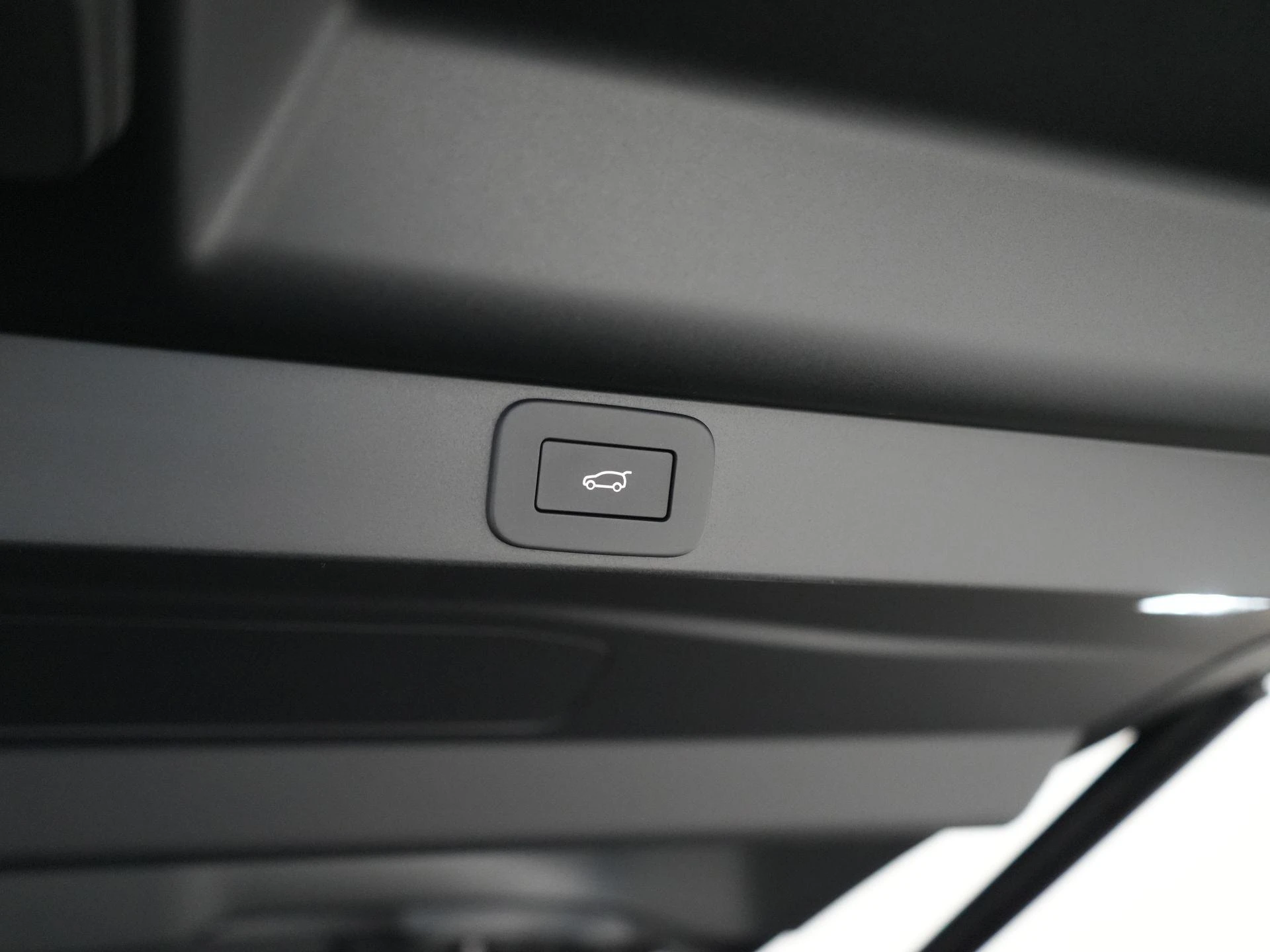 Land Rover-Range Rover-image-50