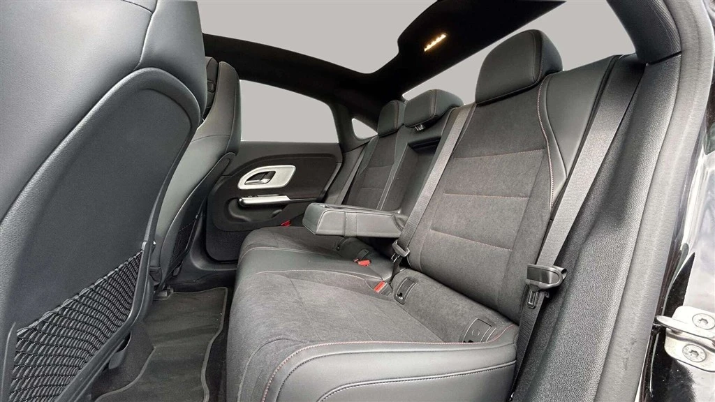 Mercedes-Benz-CLA-image-21