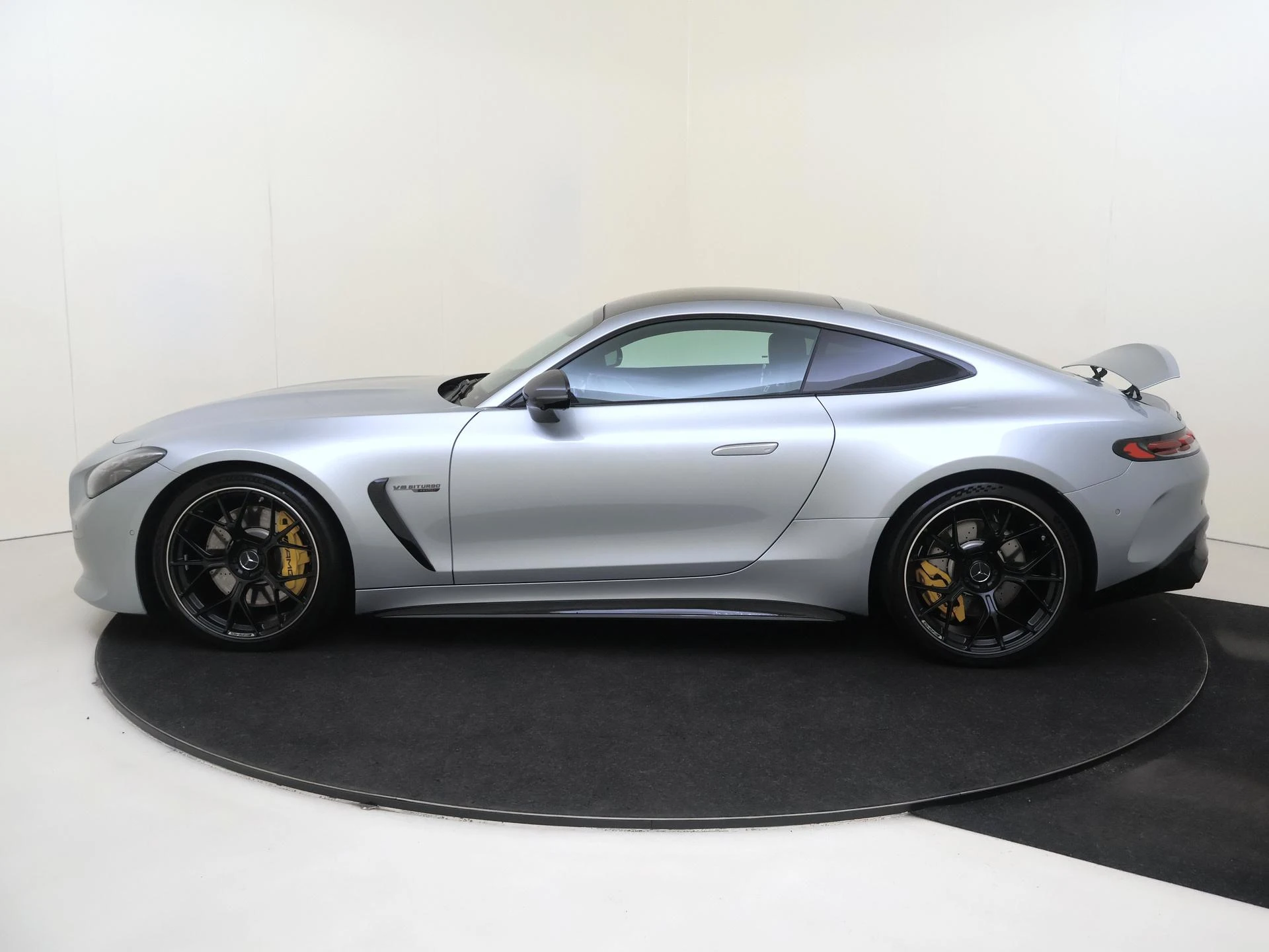 Mercedes-AMG-GT-image-7