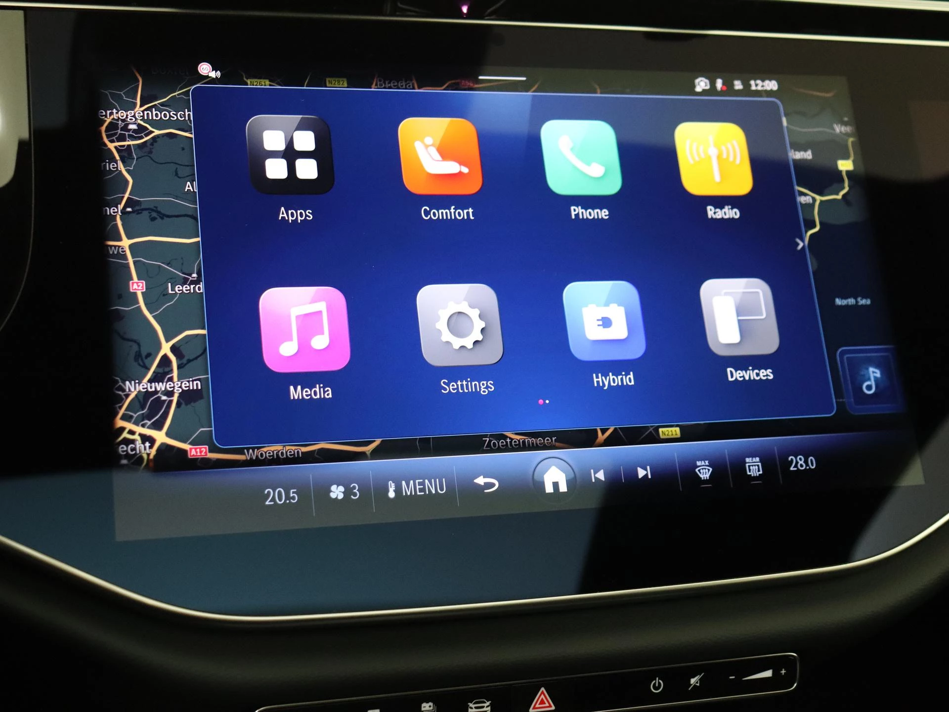 Mercedes-Benz-E-Klasse-image-18