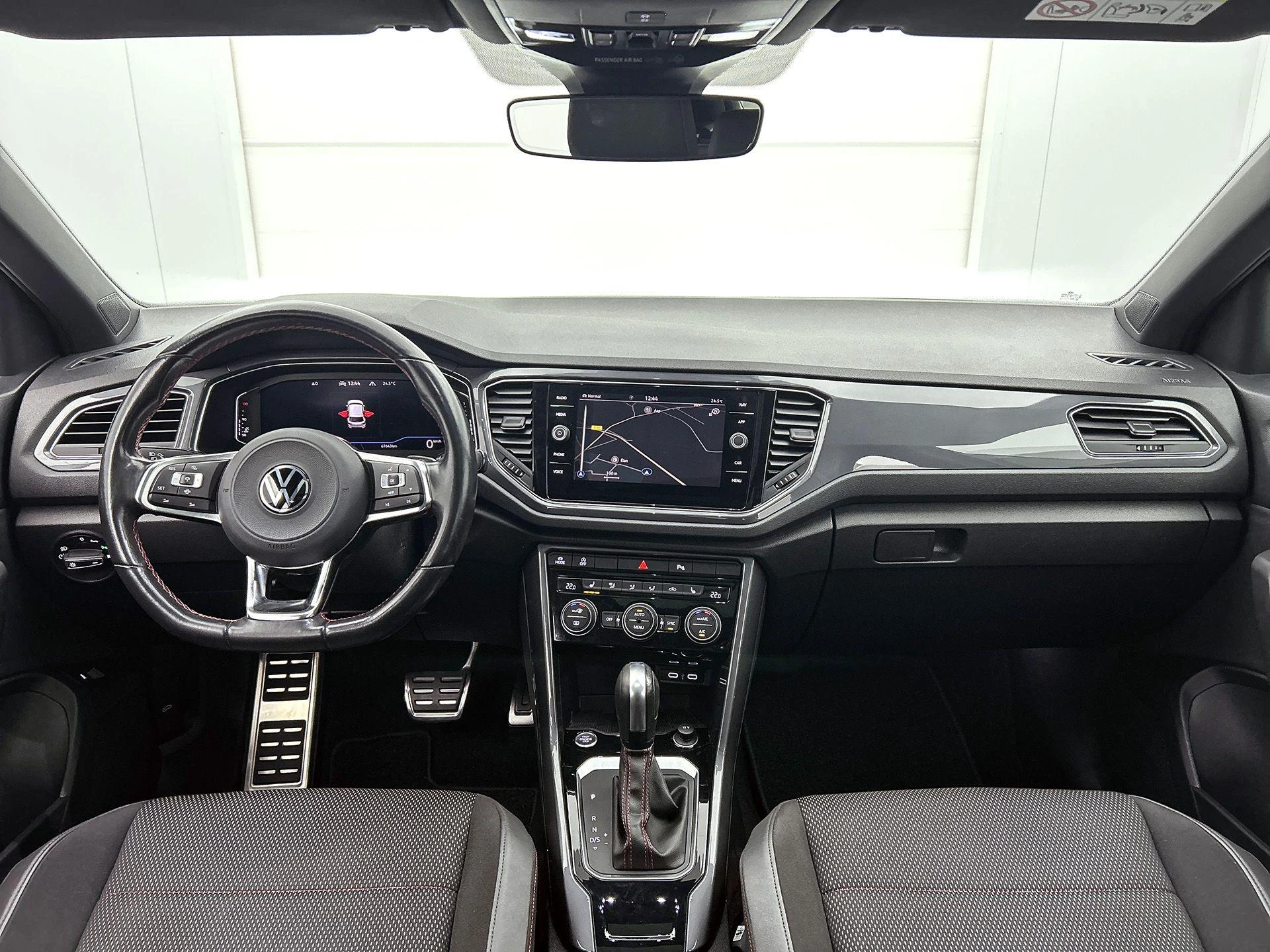 Volkswagen-T-Roc-image-23