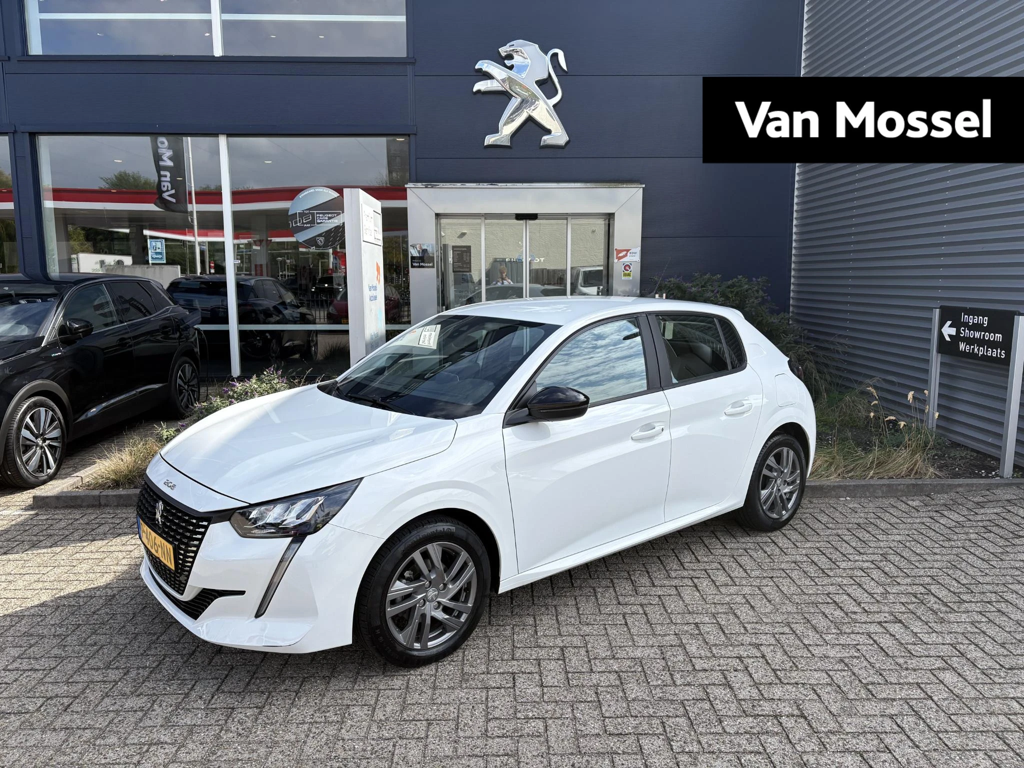 Peugeot-208-image-0