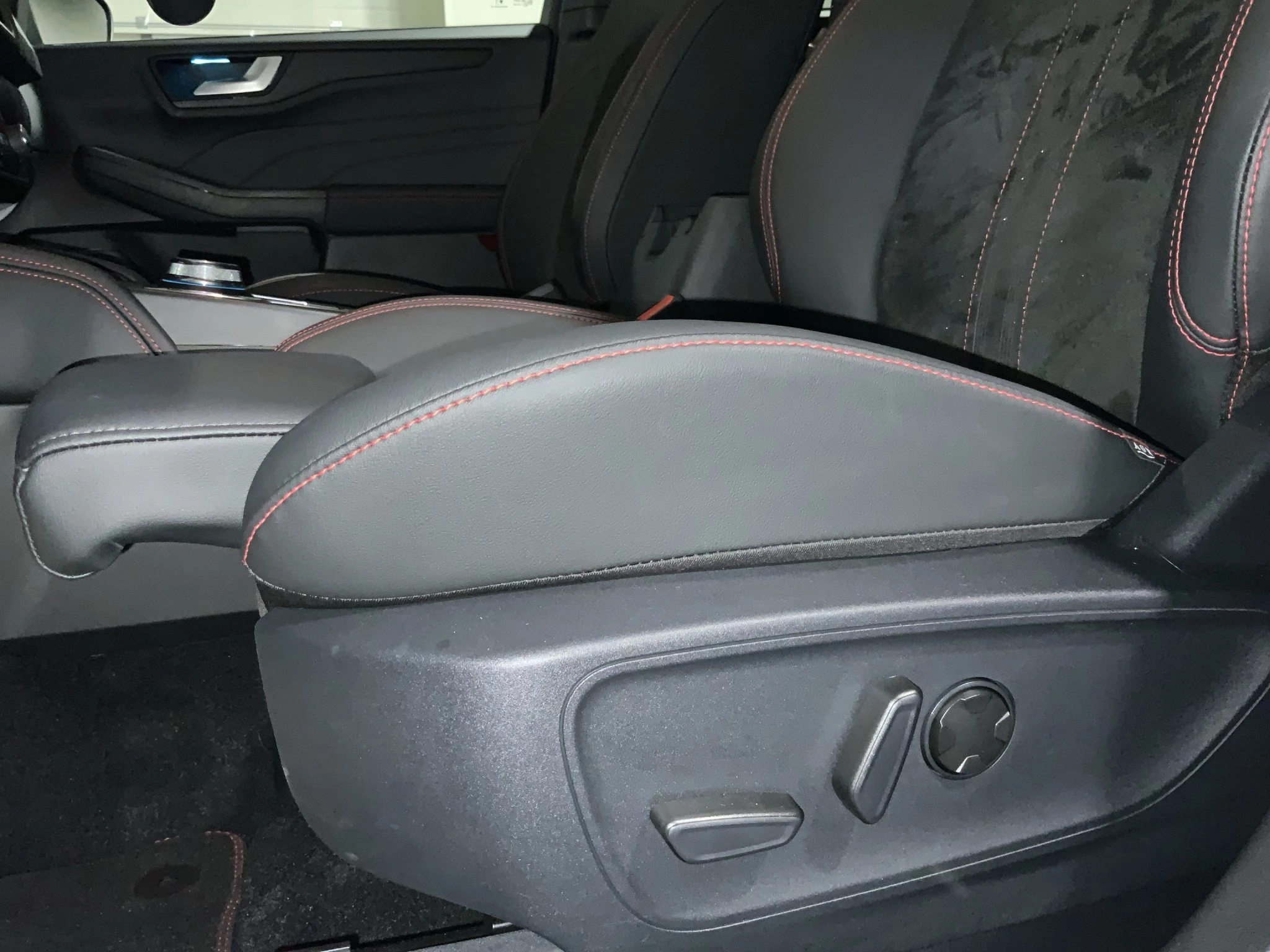 Ford Kuga ST-Line X Aut.*360GRAD*LED-MATRIX*NAVI*GRA*WINTER-PKT..