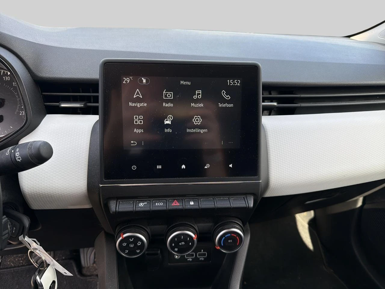 Renault-Clio-image-11