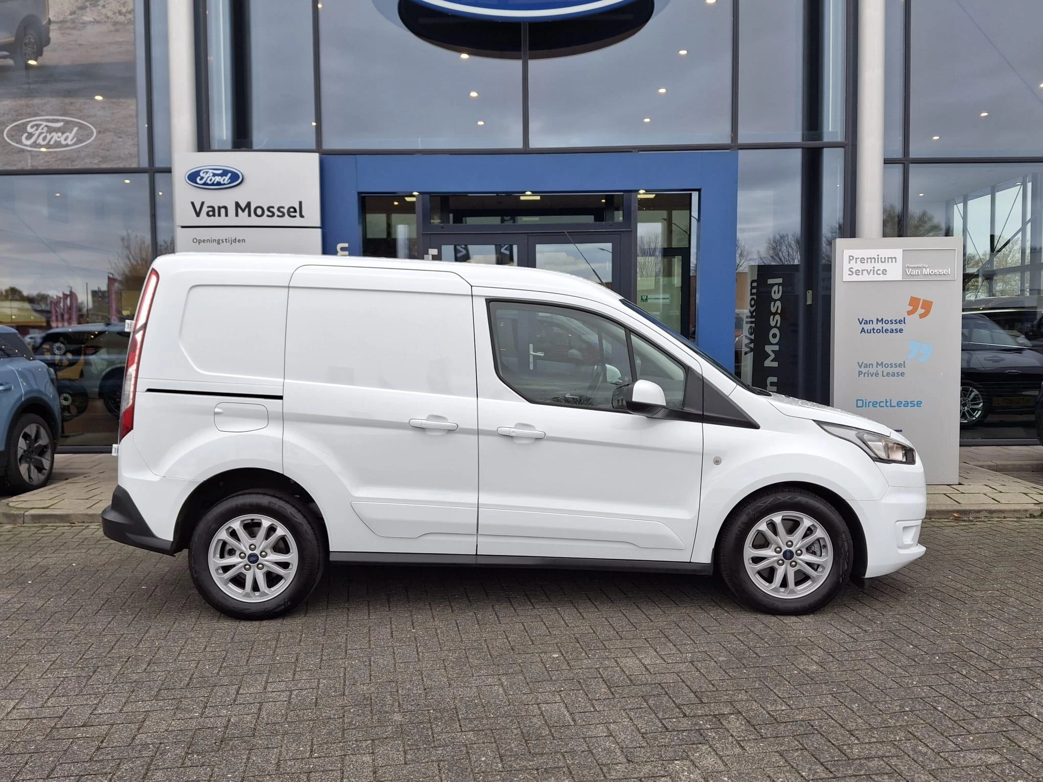 Ford-Transit Connect-image-2
