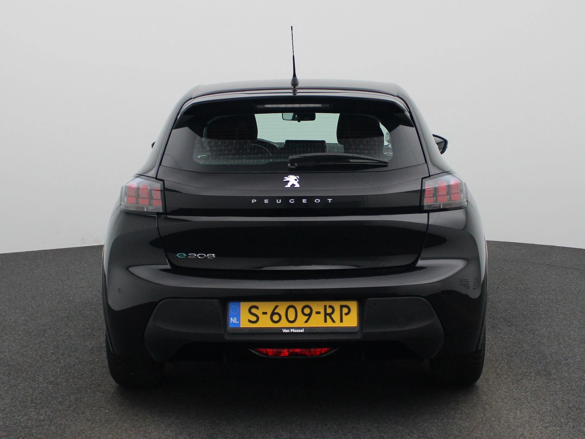 Peugeot-e-208-image-4
