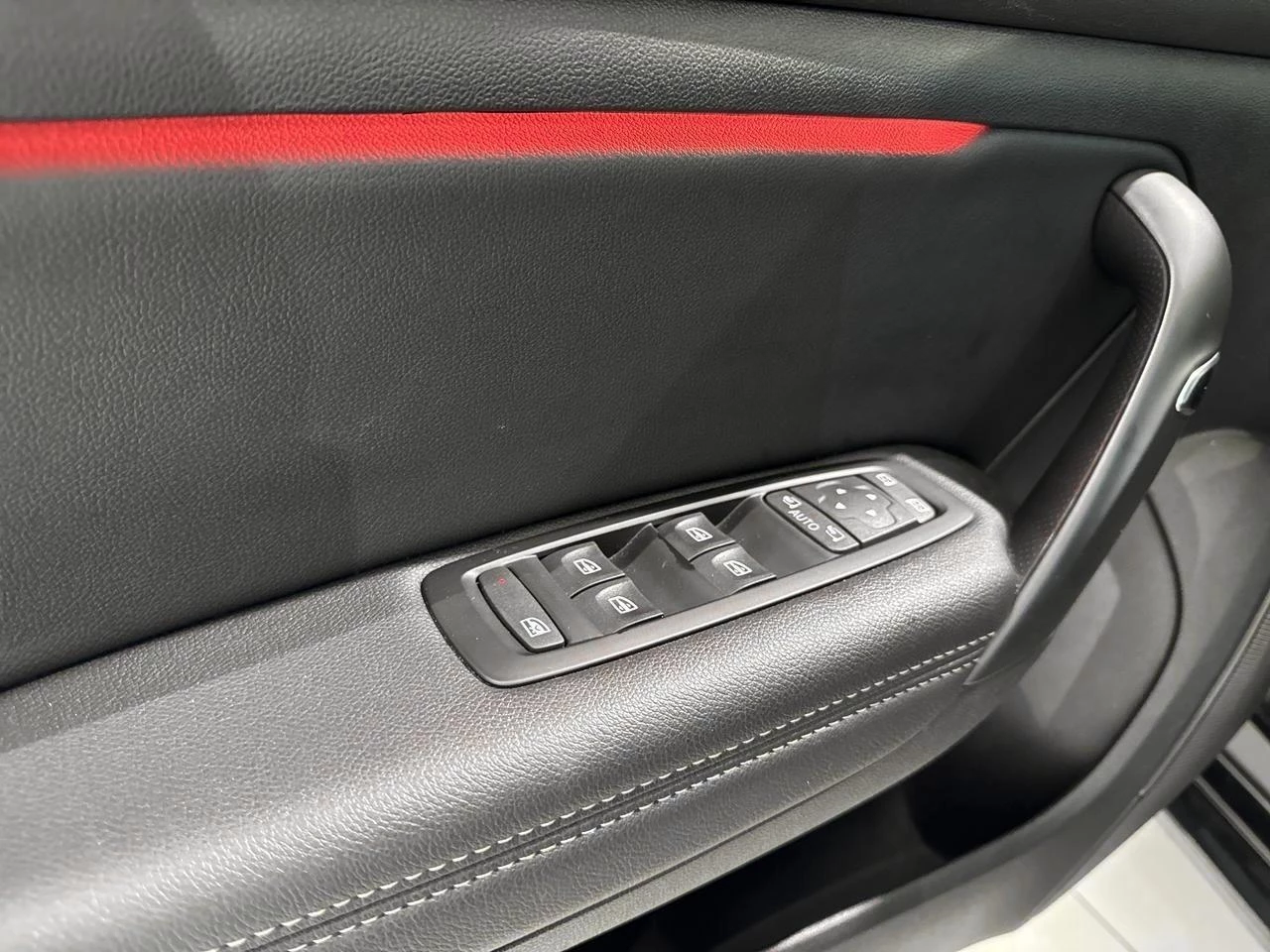 Renault-Mégane Grand Tour-image-15