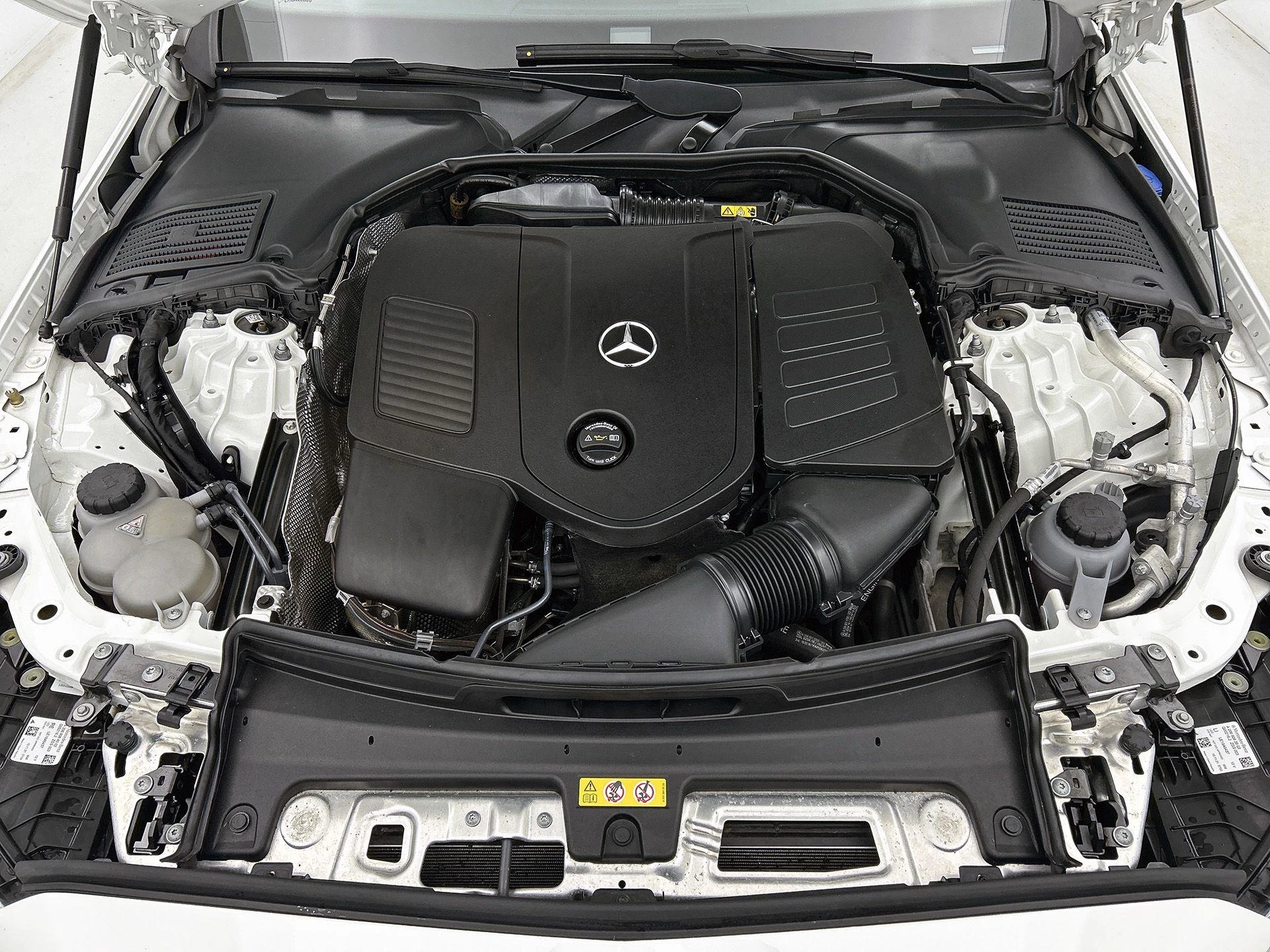 Mercedes-Benz-C-Klasse-image-21