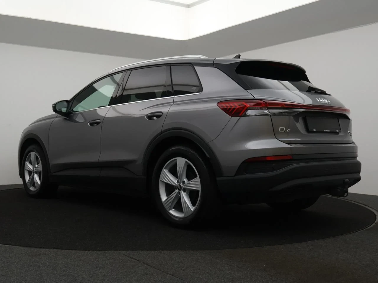 Audi-Q4 e-tron-image-8