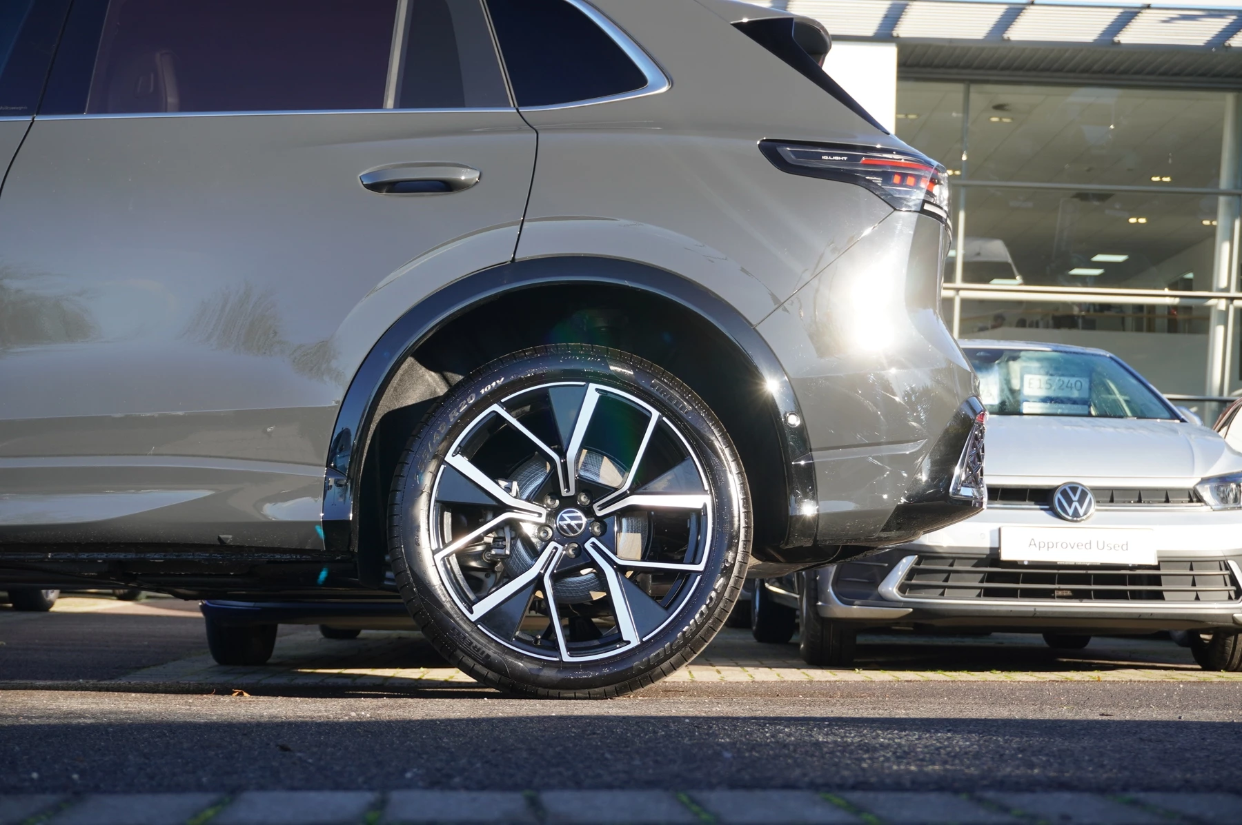 Volkswagen-Tiguan-image-20