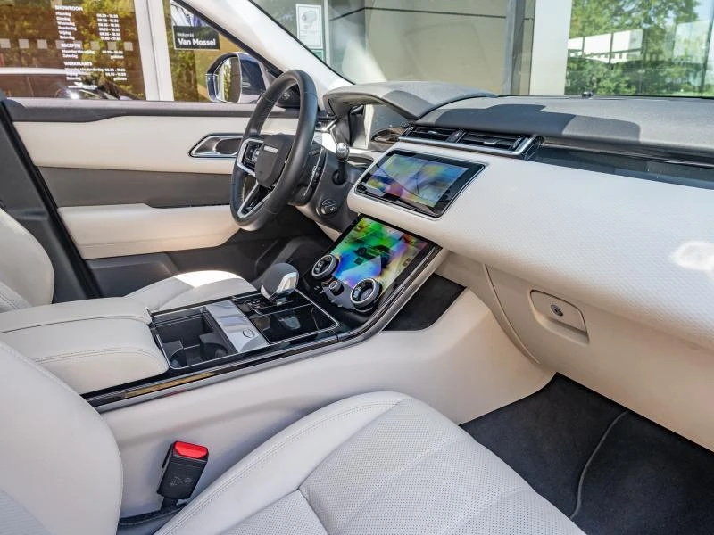 Land Rover-Range Rover Velar-image-24