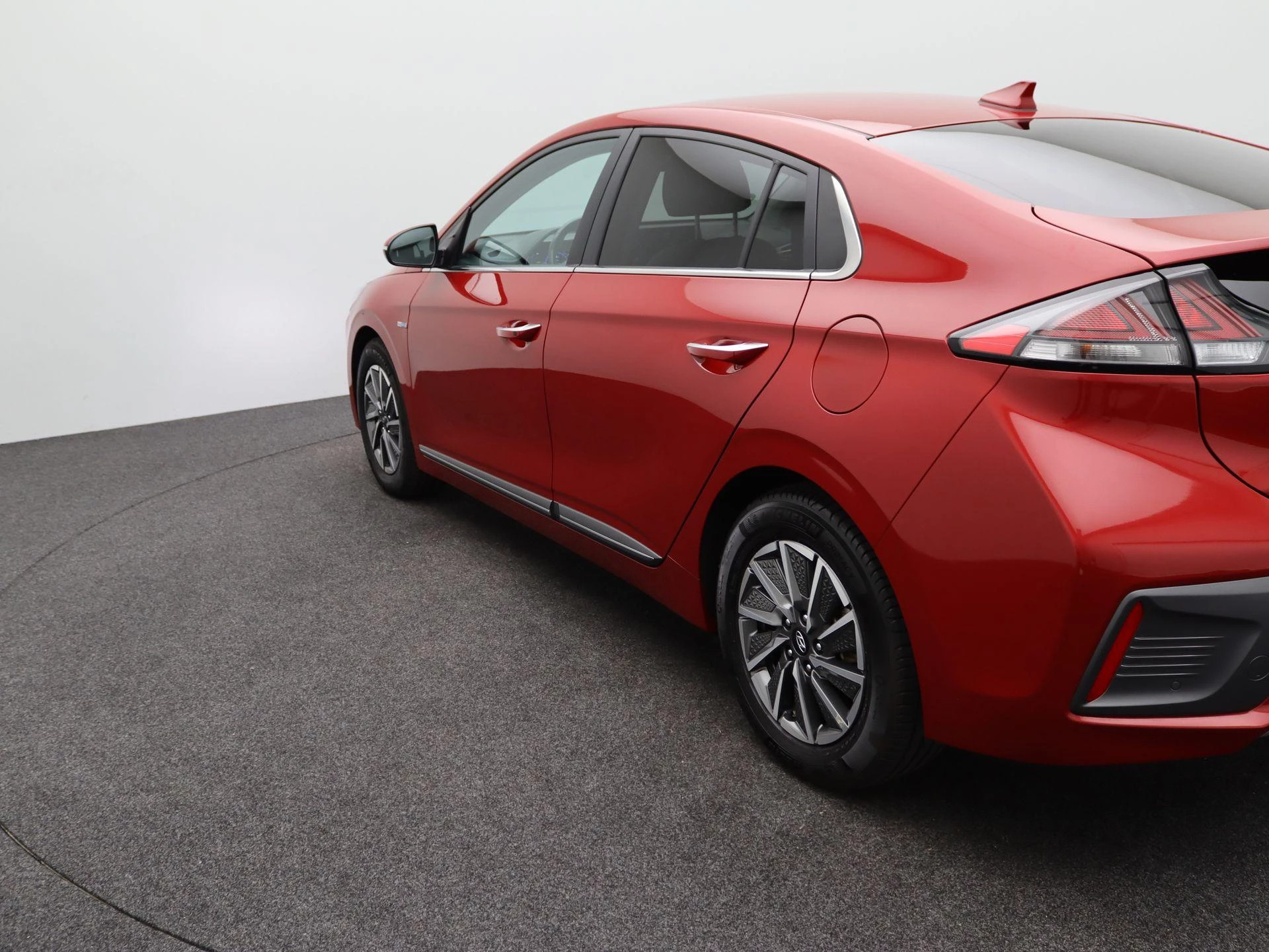 Hyundai-IONIQ-image-40