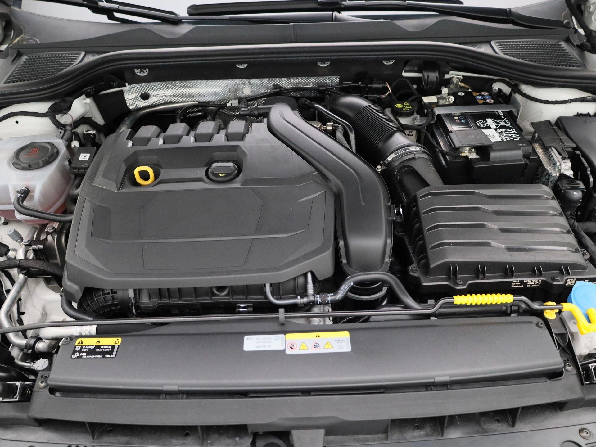 Volkswagen-Golf-image-33