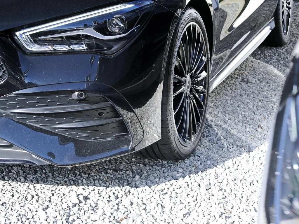 Mercedes-Benz-CLA 200 d-image-5