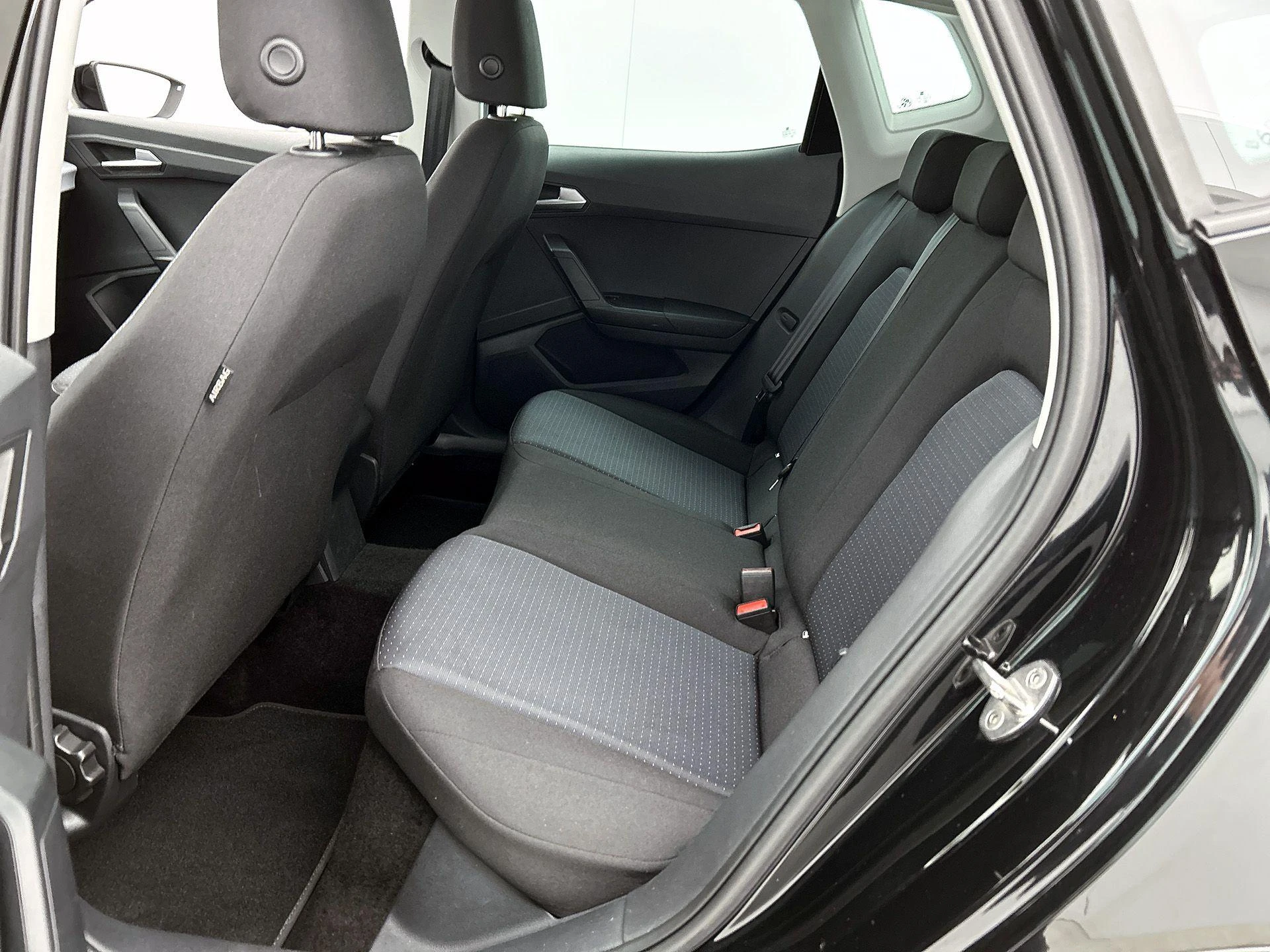 SEAT-Arona-image-26