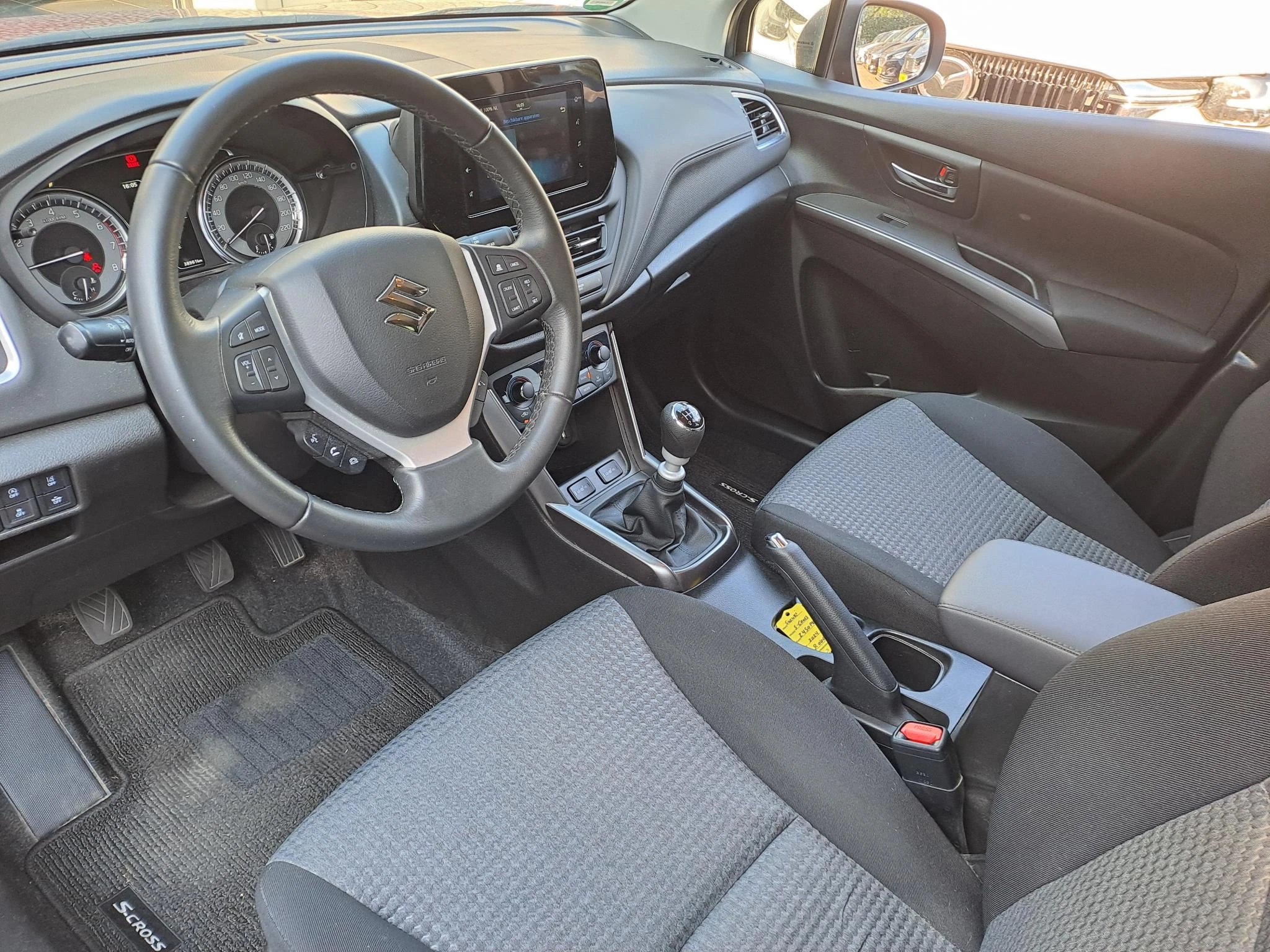 Suzuki-S-Cross-image-21