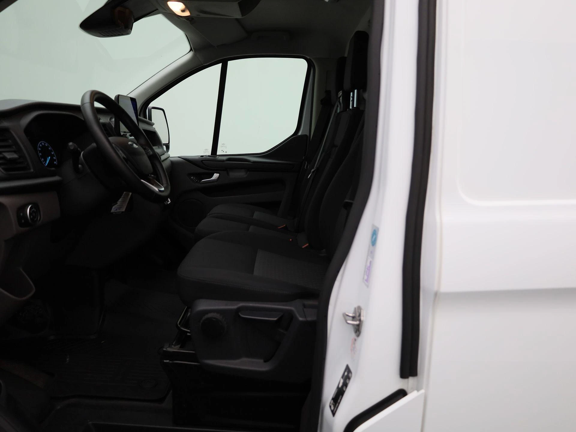 Ford-Transit Custom-image-6